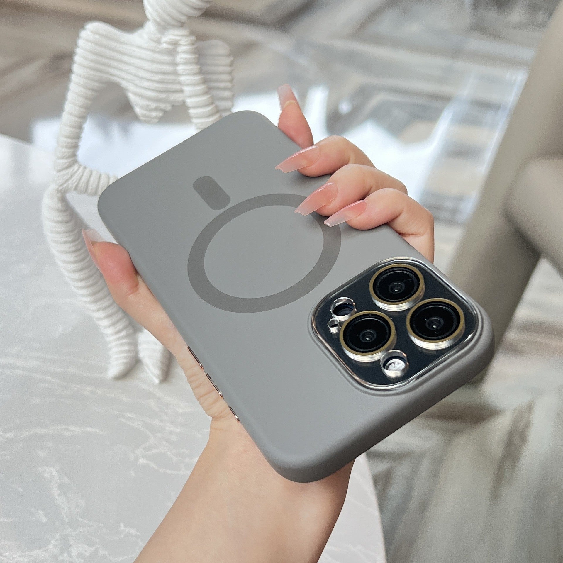 Carcasa Liquid Silicone, Compatibila iPhone 17, Magnetica, Protectie TPU Camera, Gri Titanium