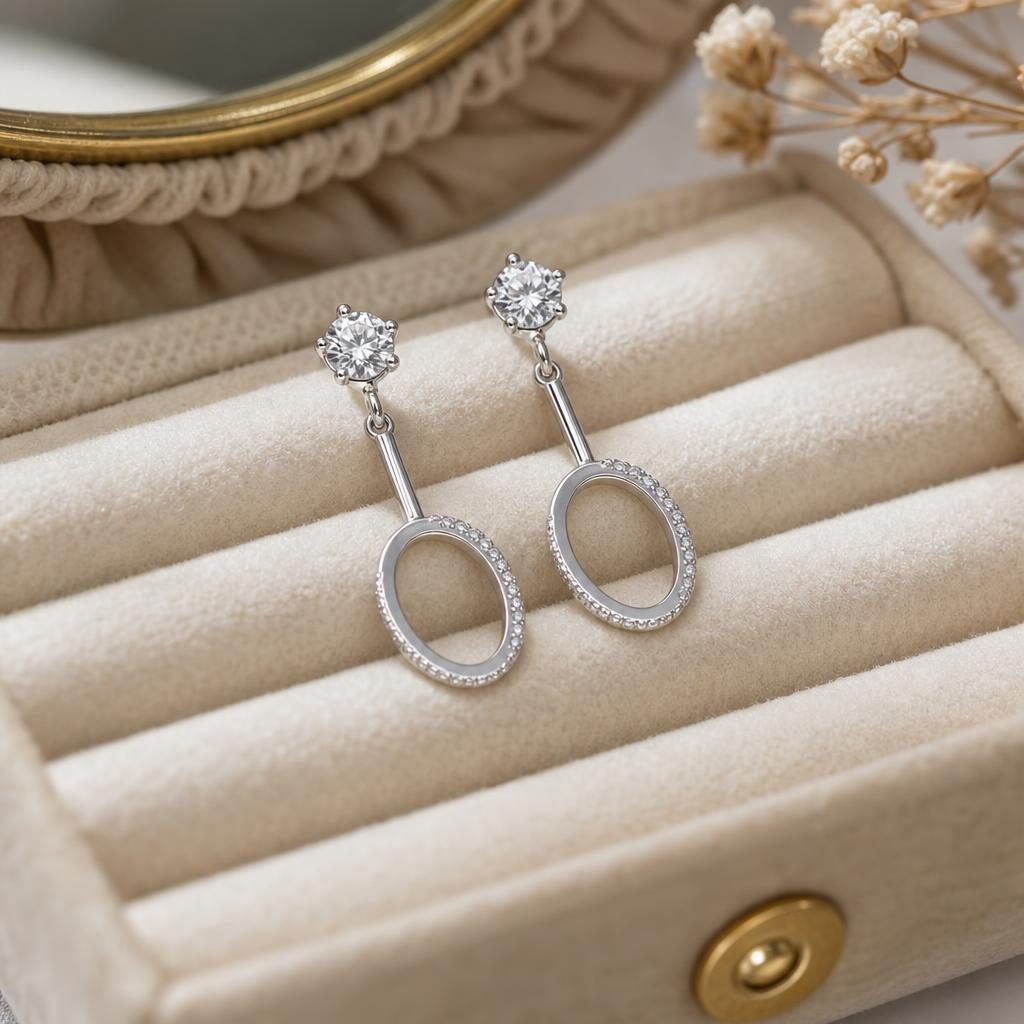 Cercei din Argint 925, Model Cerc Oval Suspendat, Piatra Rotunda la Baza si Contur Decorat cu Pietre Stralucitoare, Greutate 2.9 g, Argintiu