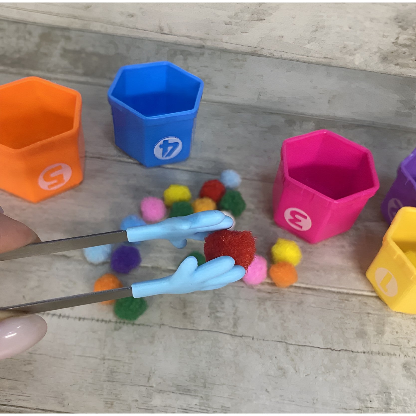 Cleste Creativ pentru Mancare, Model Manute din Silicon, 14.5x3 cm, Rezistent la Temperaturi Inalte si Coroziune, Albastru