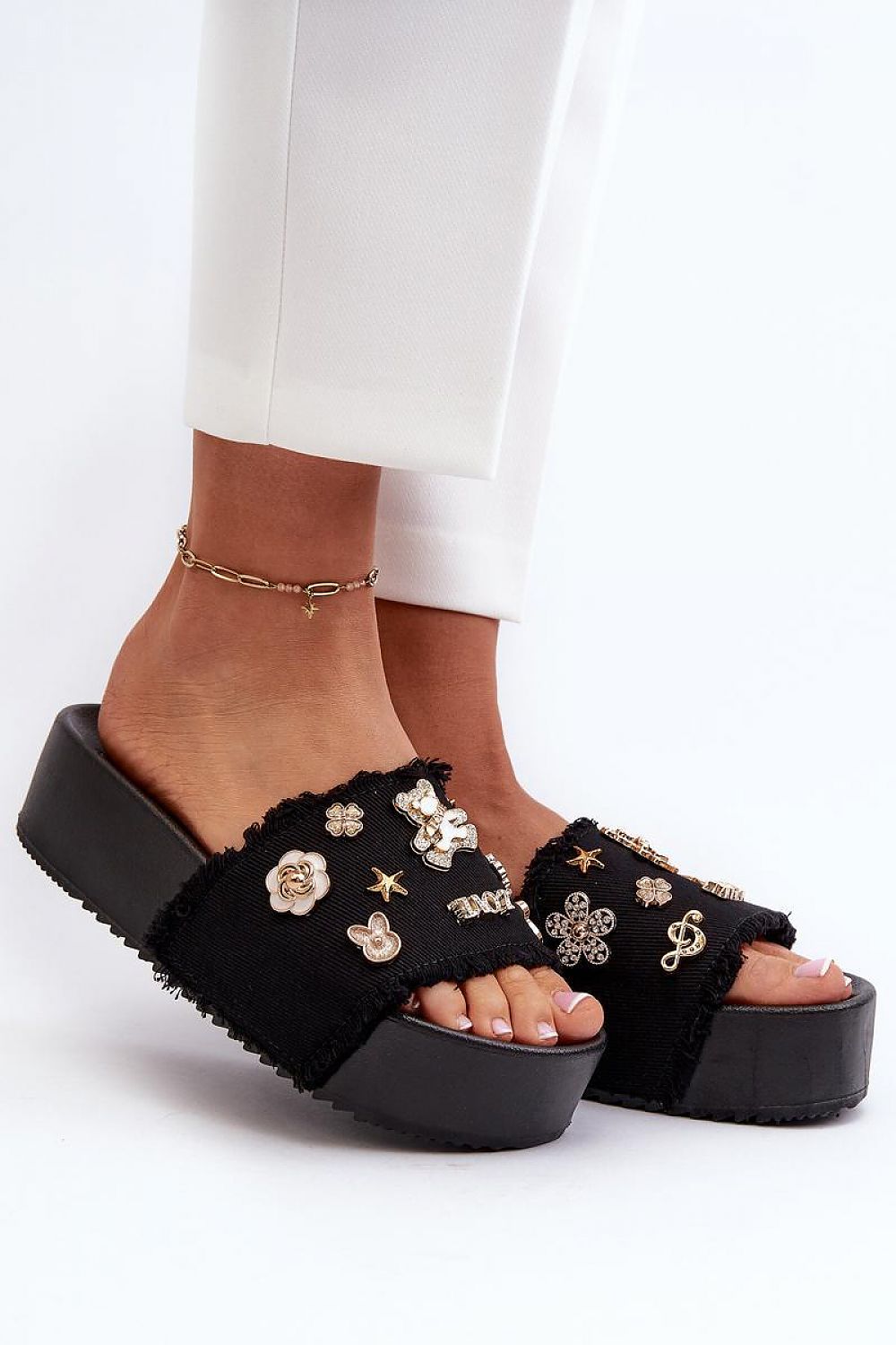  Şlapi model 196952 Step in style 