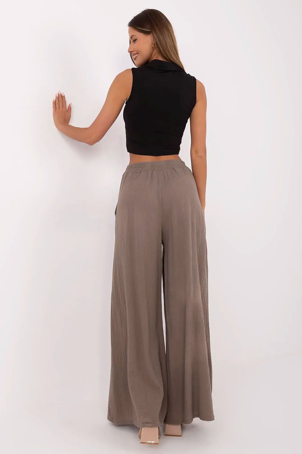  Pantaloni de damă model 211271 Italy Moda 