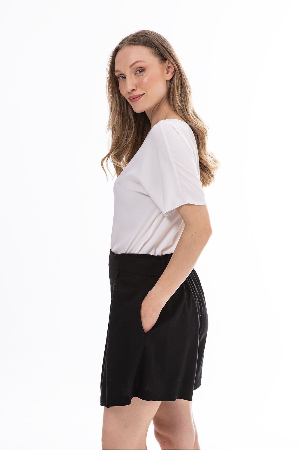  Pantaloni scurţi model 225294 awama 