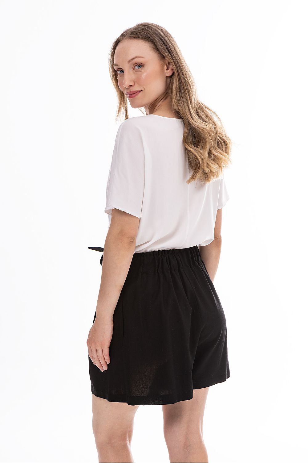  Pantaloni scurţi model 225294 awama 