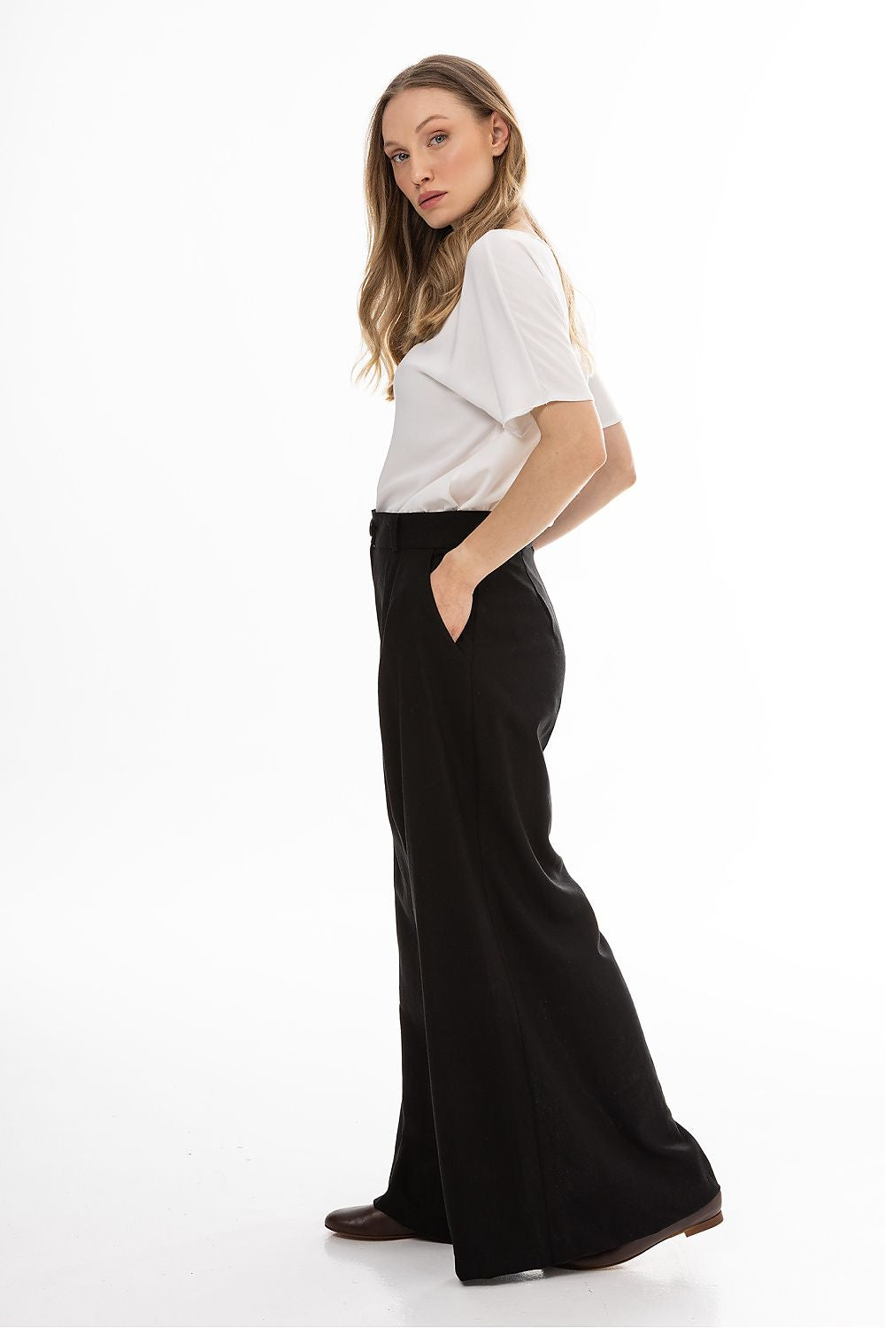  Pantaloni de damă model 225300 awama 