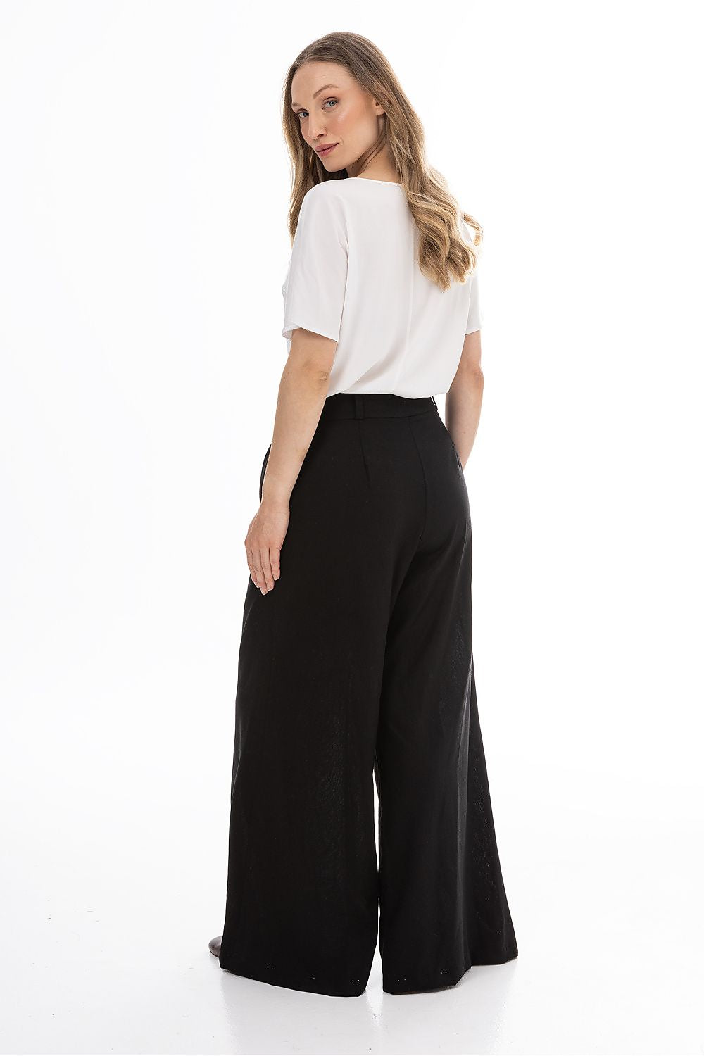  Pantaloni de damă model 225300 awama 