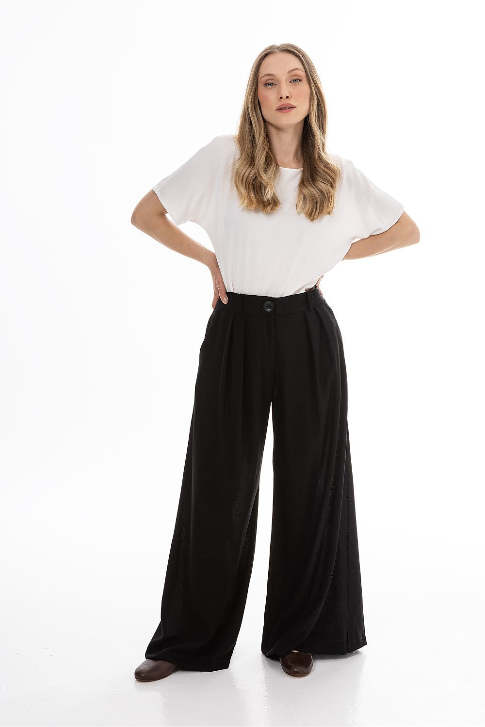  Pantaloni de damă model 225300 awama 