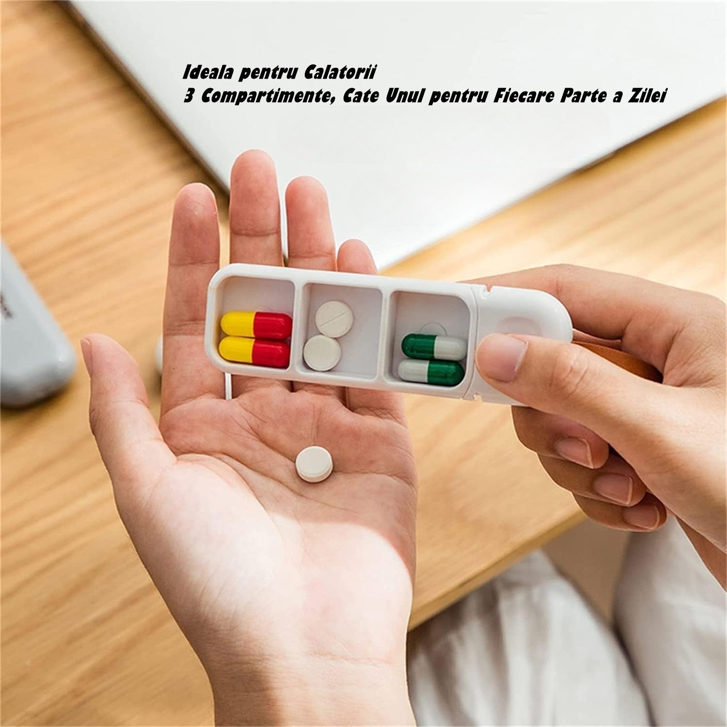 Cutie Depozitare Medicamente, Portabila, 3 Compartimente, Tip Breloc, Plastic, Glisanta, Alb, 10.7x3.6x1.6 cm
