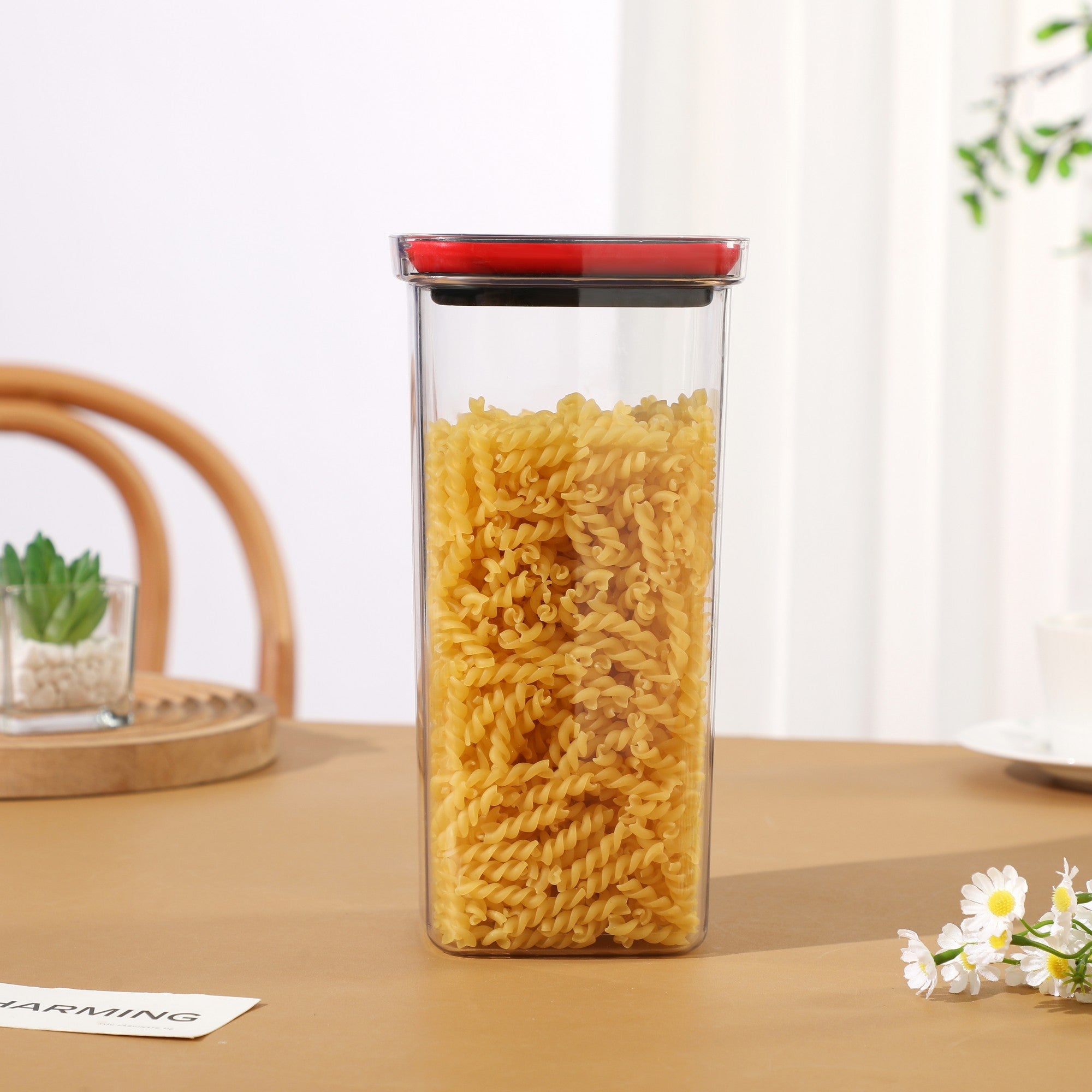 Cutie de Depozitare Alimente, Cutie de tip Container, Recipient pentru Cereale in Bucatarie, 11.5 x 11.5 x 23 cm, volum 2000 ml, Transparenta cu Capac Negru