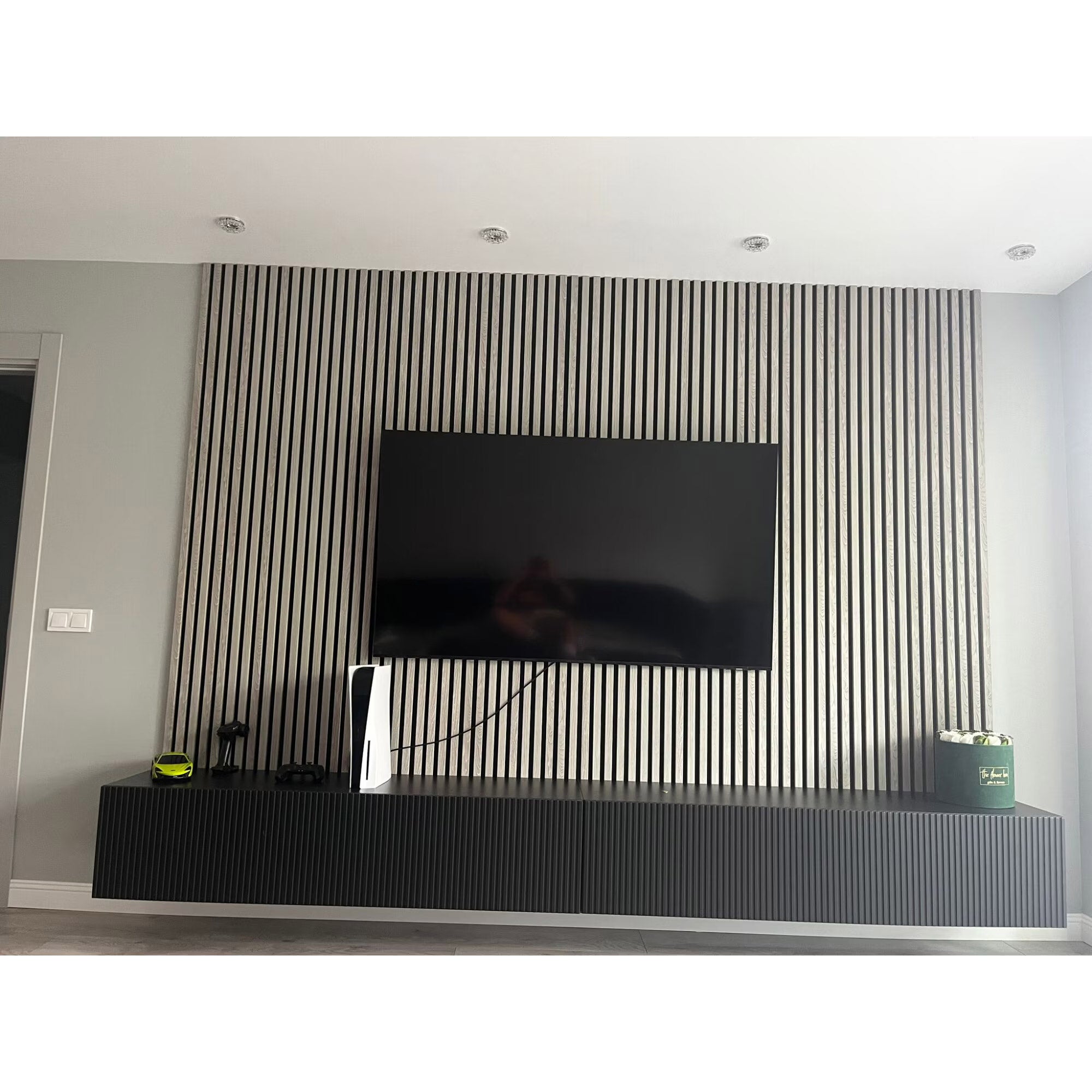 Riflaj MDF decorativ LDA PREMIUM de tip Panou Acustic, Stejar Grafit, 260x40 cm