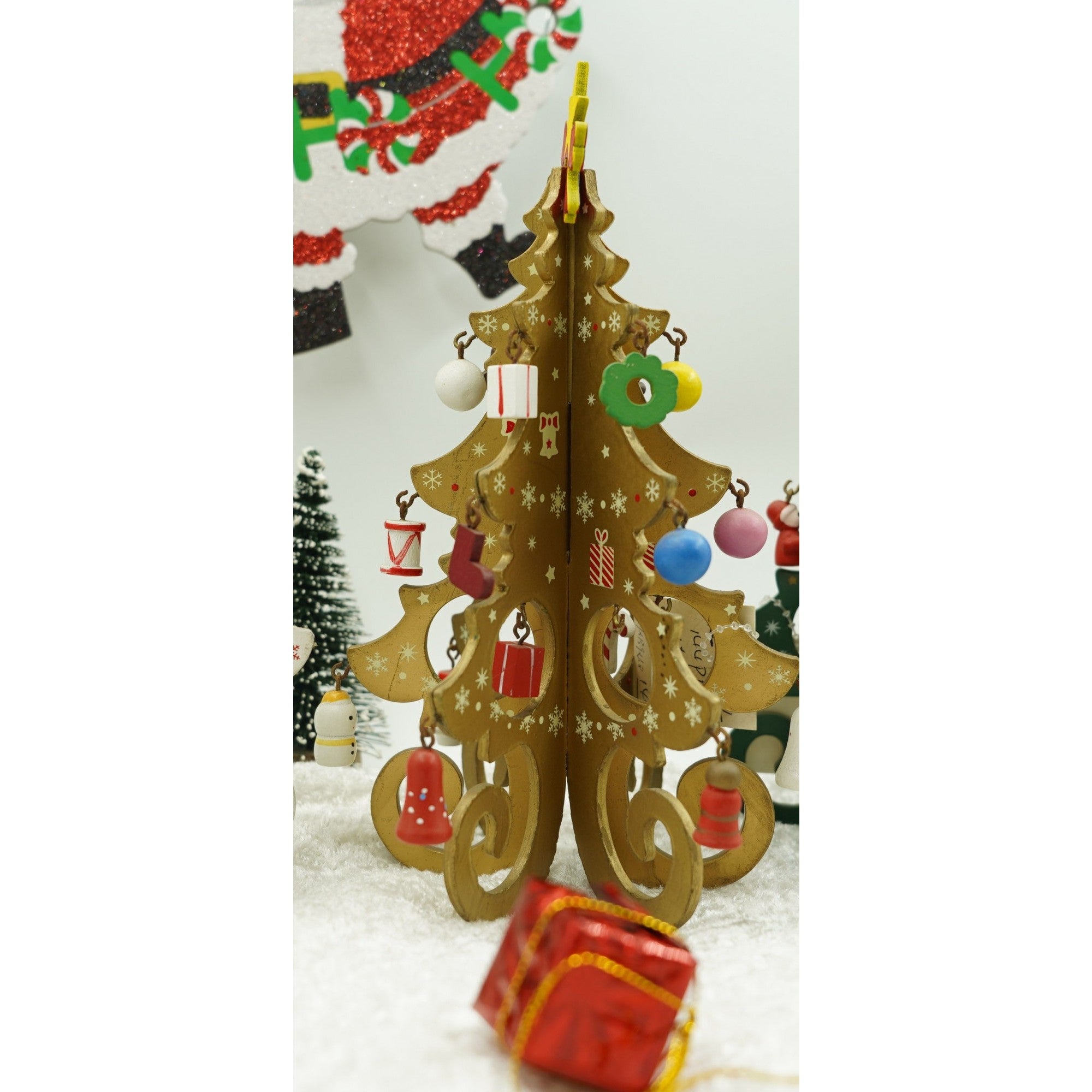 Decoratiune Craciun, Brad, Auriu, 6 cavitati cu ornamente, 12 cm x 20 cm, Lemn