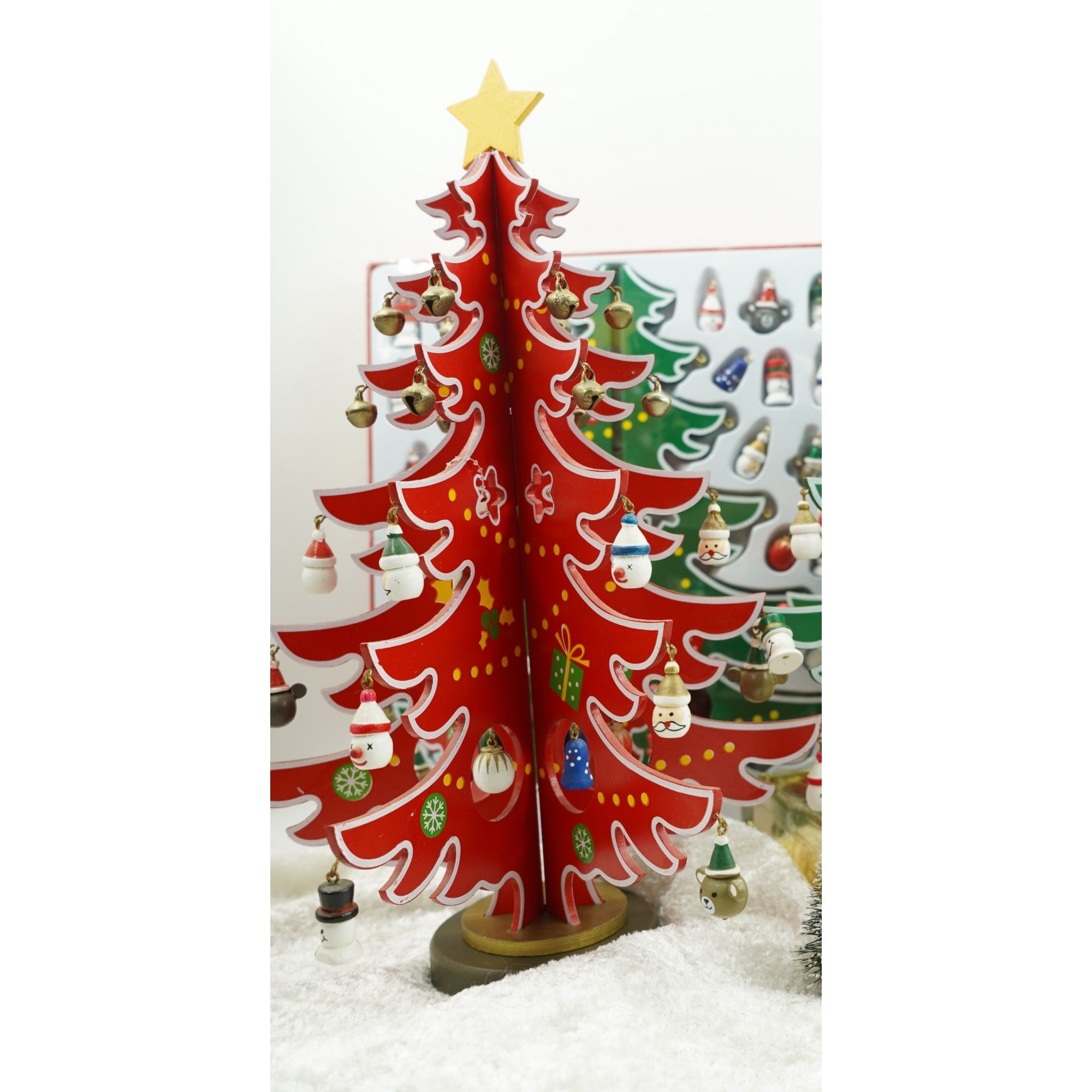Decoratiune Craciun, Brad, Rosu/Alb, 15 cavitati cu ornamente, 25.5 cm x 33 cm, Lemn