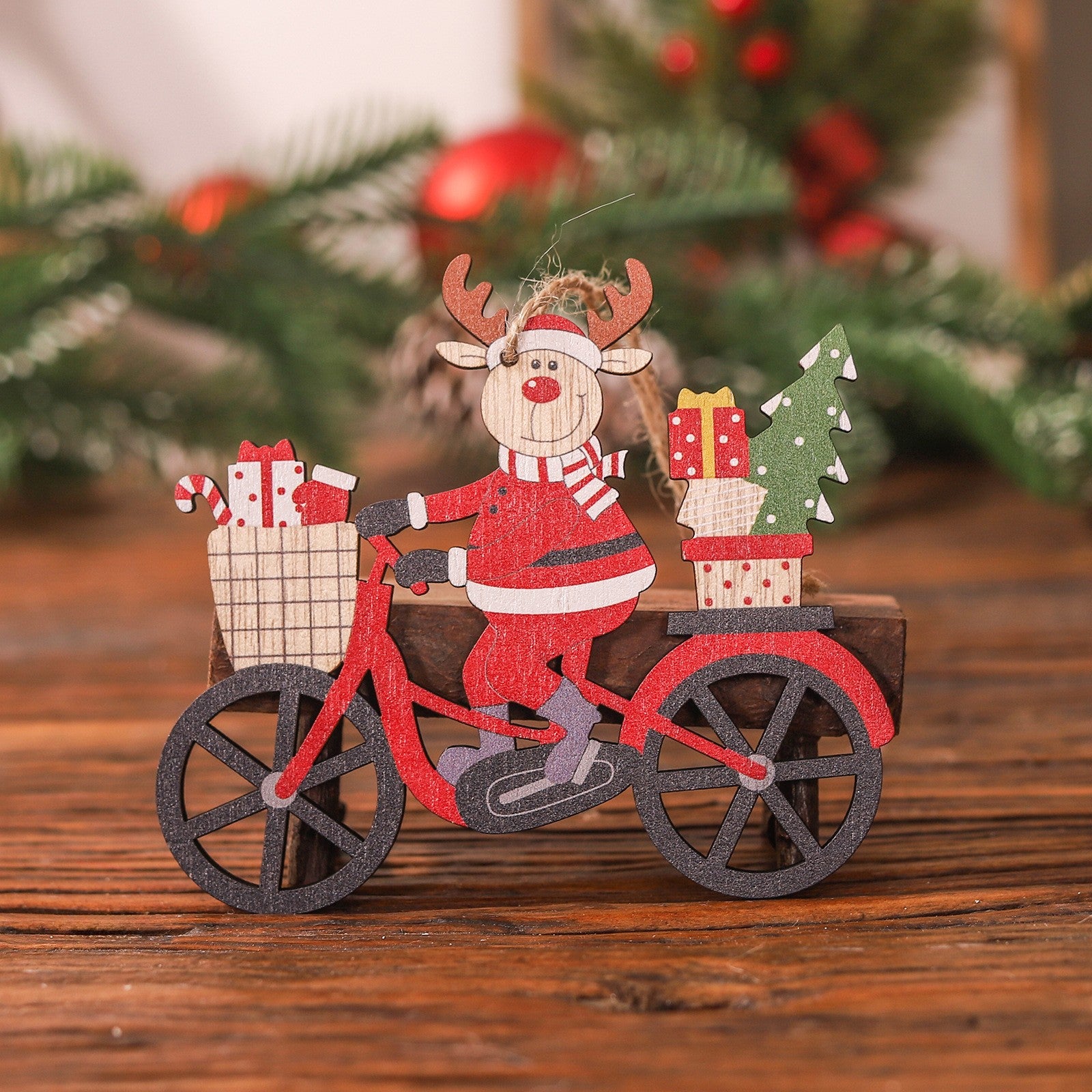 Decoratiune de Craciun din Lemn, cu Snur pentru Agatare in Brad, Model Ren pe Bicicleta, 10.3x11.5x0.5 cm, Multicolor