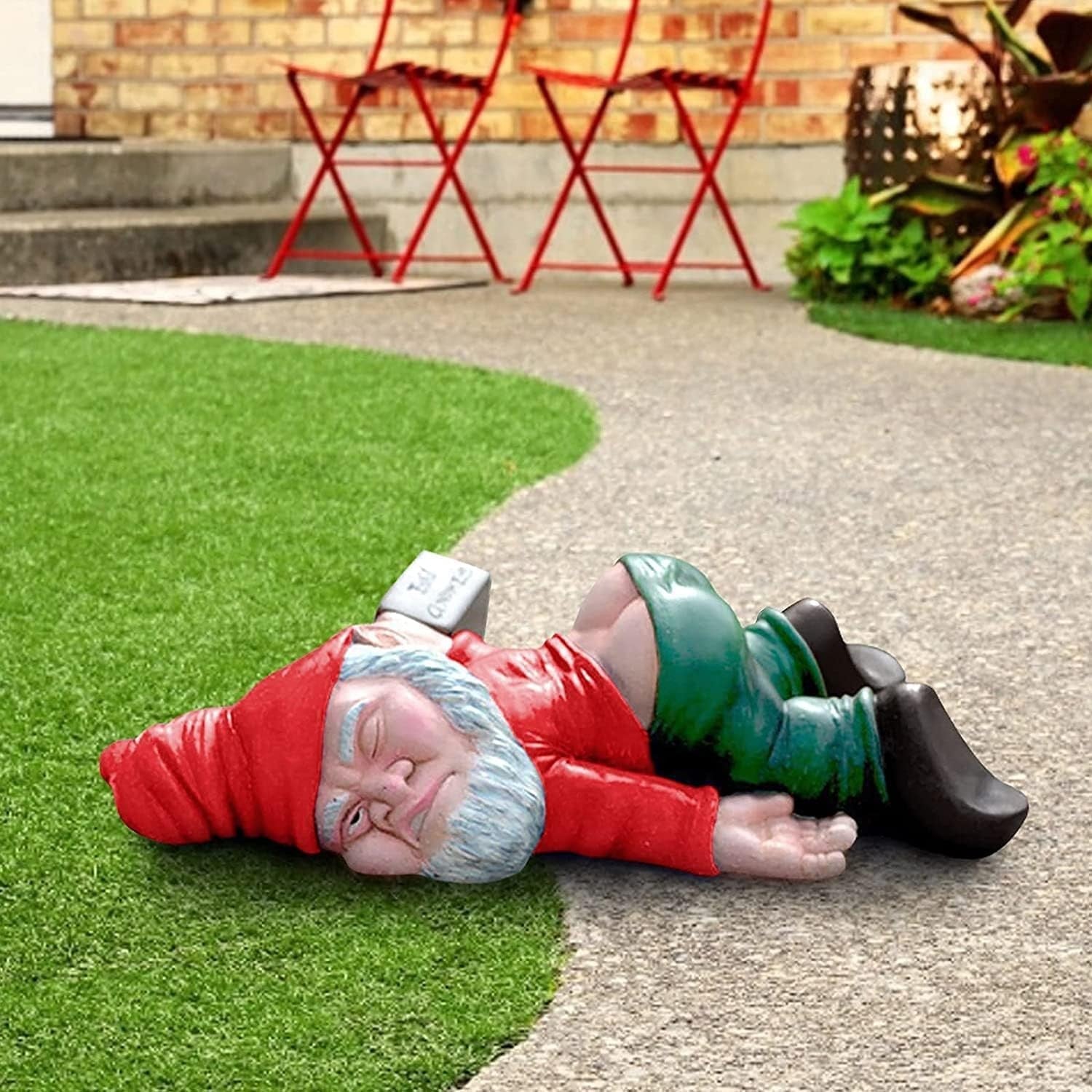 Decoratiune pentru Gradina, Model Pitic de Gradina Beat, Statuie Amuzanta pentru Gradina, Decor pentru Gradina, Gnom Beat, 18 cm, Rosu