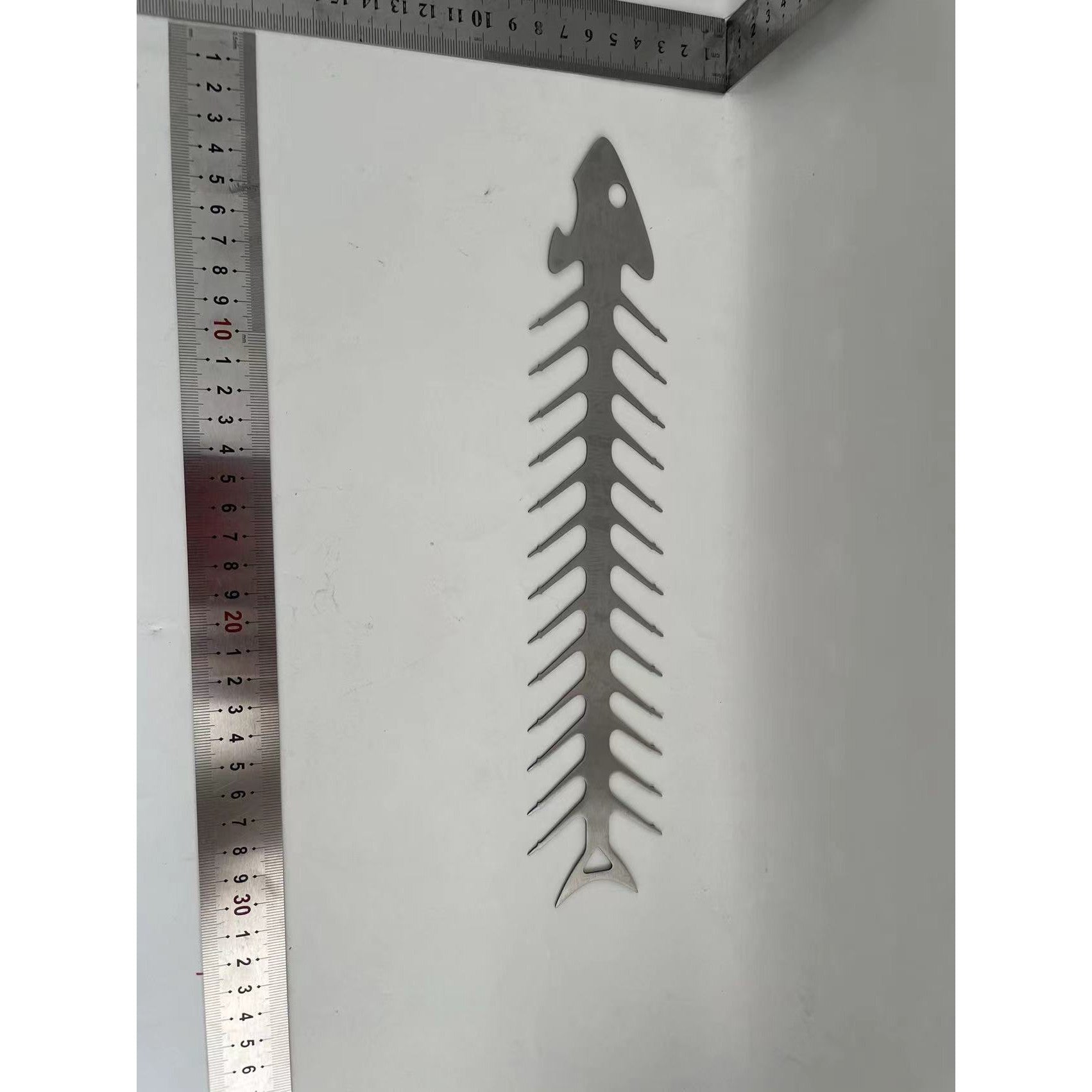 Forma pentru Frigarui, Model Oase de Peste, din Otel Inoxidabil, Instrument pentru Gratar, BBQ, cu Deschizator de Sticle, 30x6 cm, Argintie
