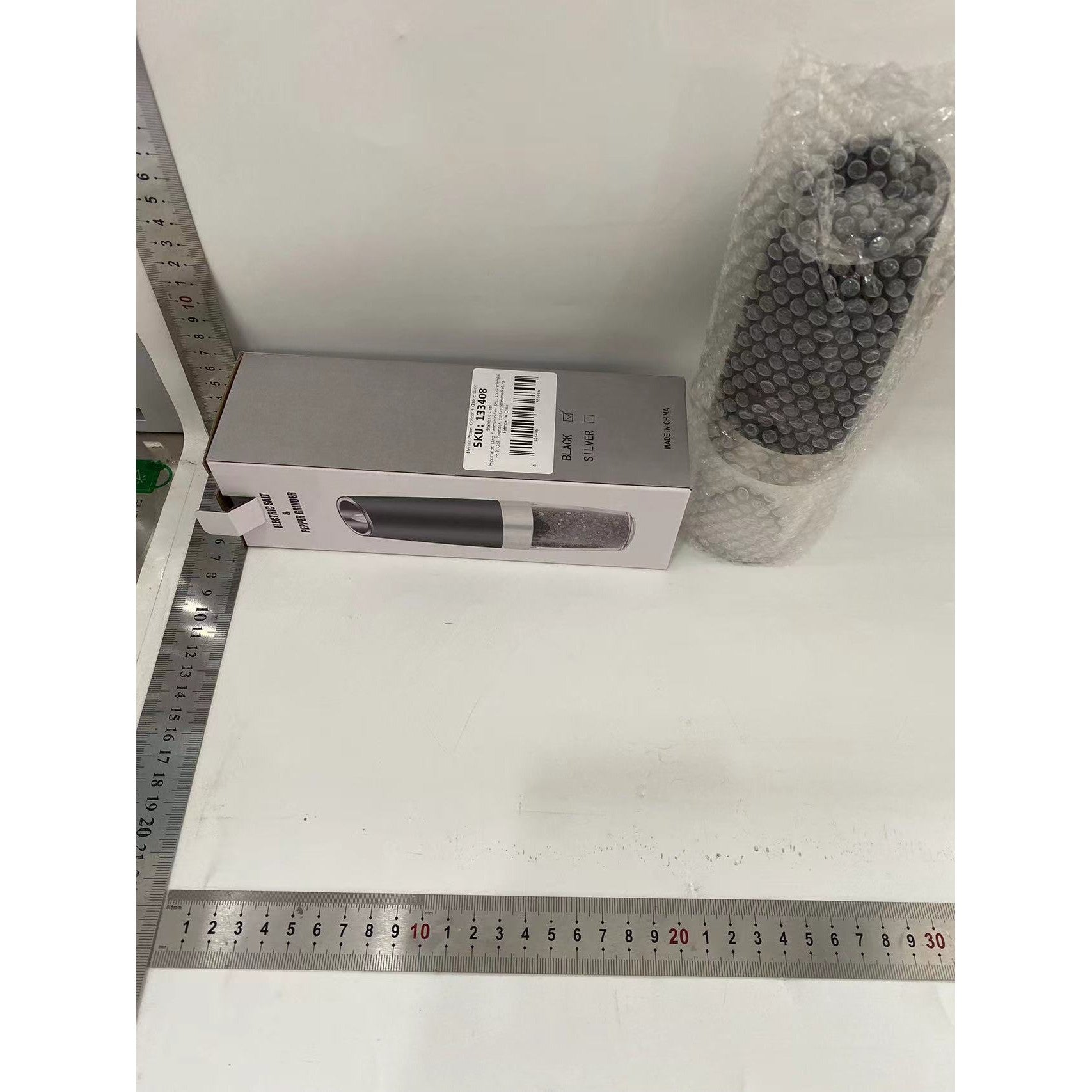 Rasnita Electrica Sare si Piper, cu Camera Depozitare Transparenta, Macinare, Functionare pe Baterii, cu Lumina, ABS, 20x6.5 cm, Negru/Transparent