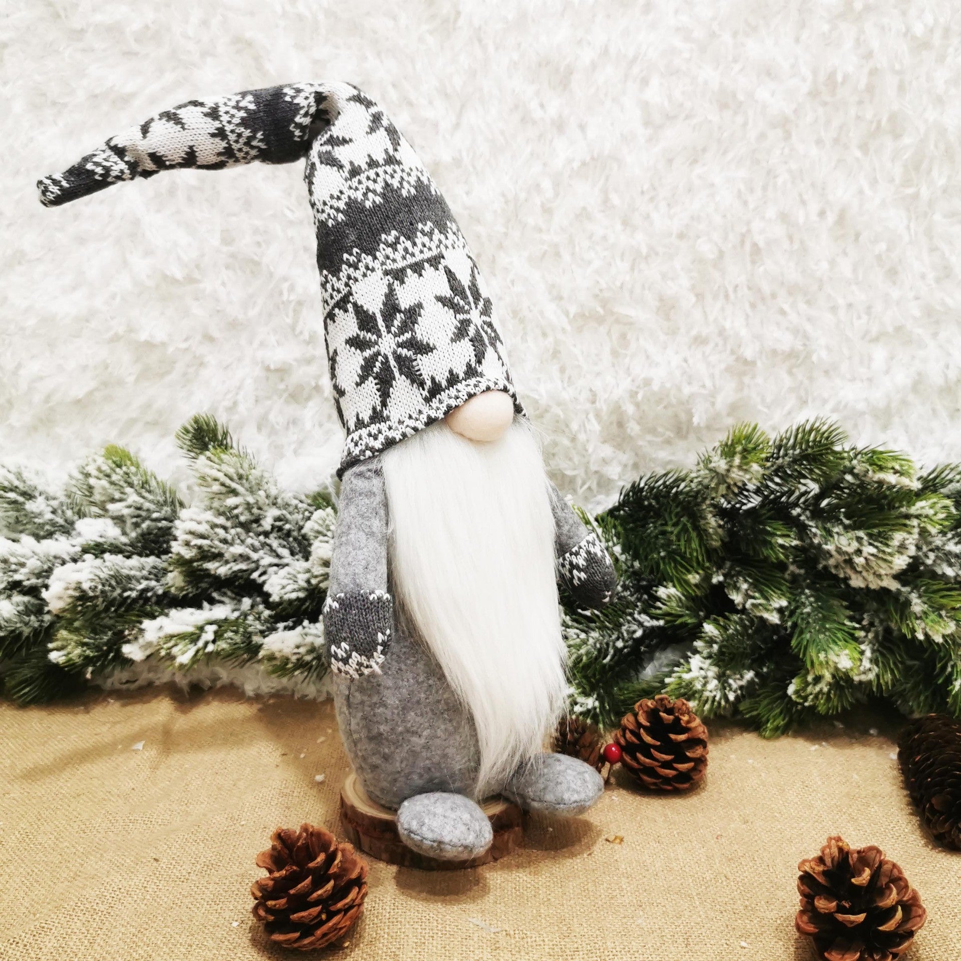 Figurina Decorativa, Pentru Craciun, Spiridus, Omul Padurii cu Barba Lunga, Inaltime 47 cm, Gri