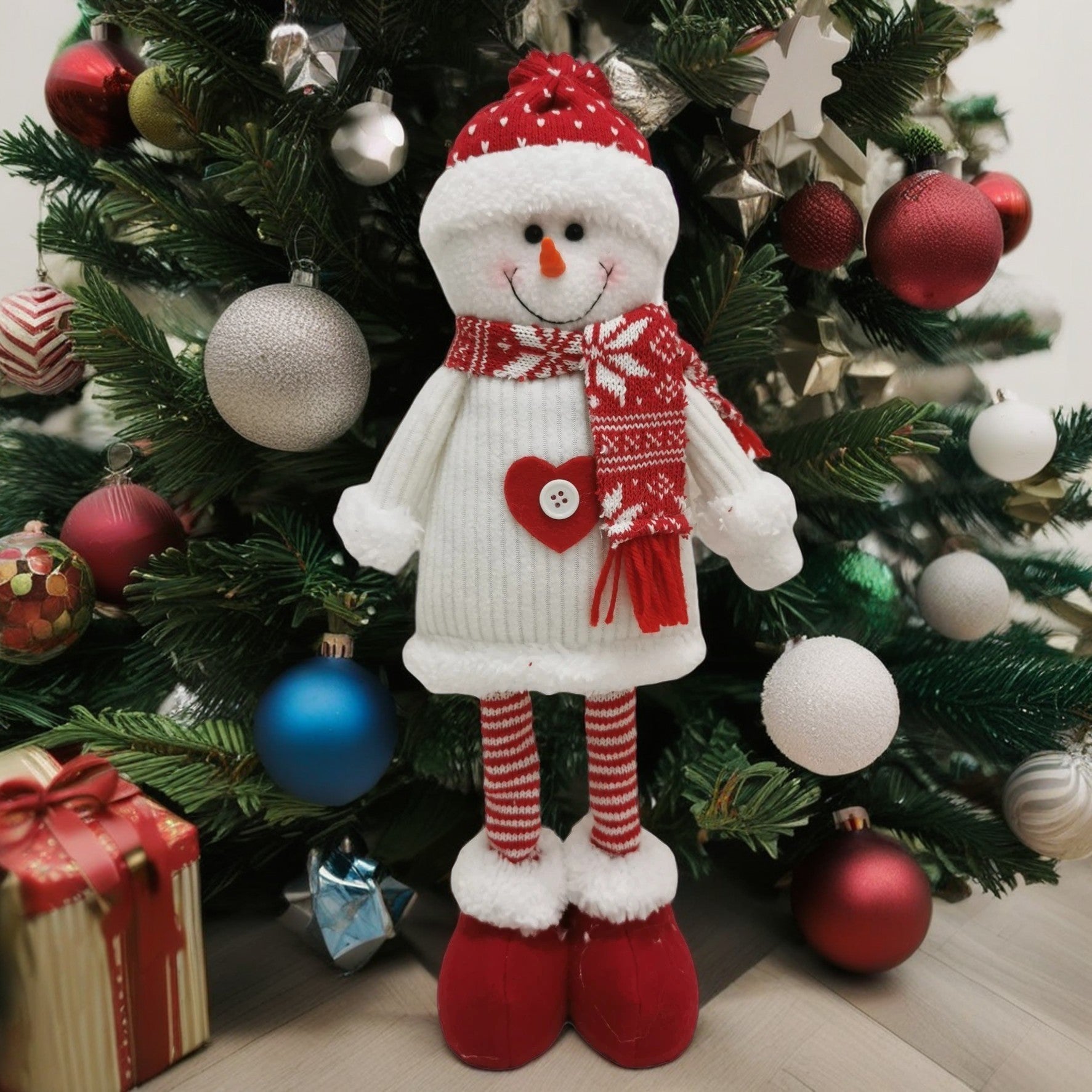 Figurina Decorativa, Pentru Craciun, Om de Zapada, Picioare Telescopice, Inaltime Reglabila 44-54cm, Caciula cu Inimioare, Alb/Rosu