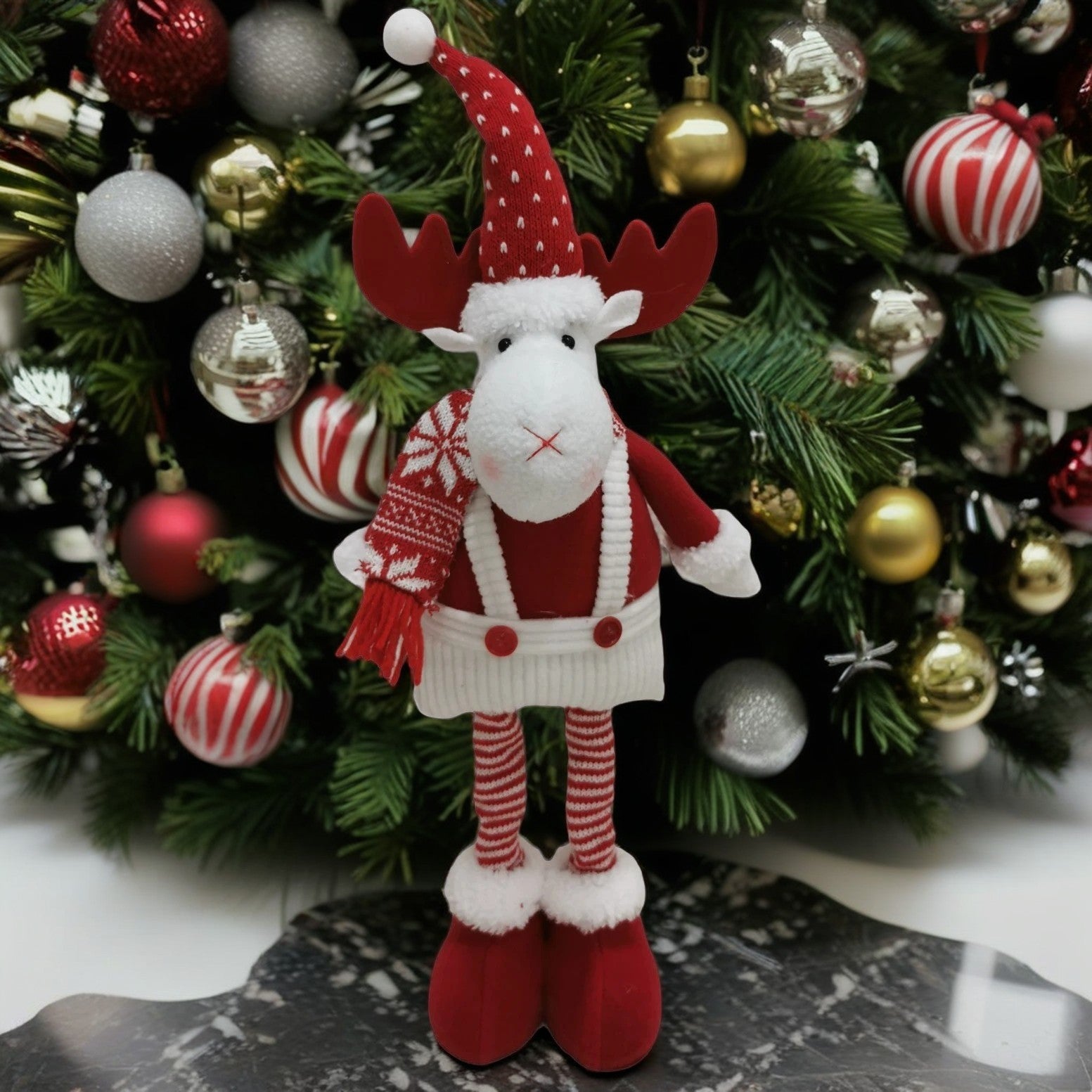 Figurina Decorativa, Pentru Craciun, Ren, Picioare Telescopice, Inaltime Reglabila 44-54cm, Caciula cu Inimioare, Alb/Rosu
