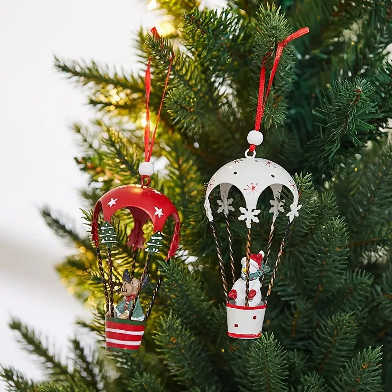 Figurina pentru Brad de Craciun, Model Ren in Balon cu Aer Cald, Ornament pentru Brad, din Metal, 11 x 5.5 x 5.5 cm, Rosu inchis