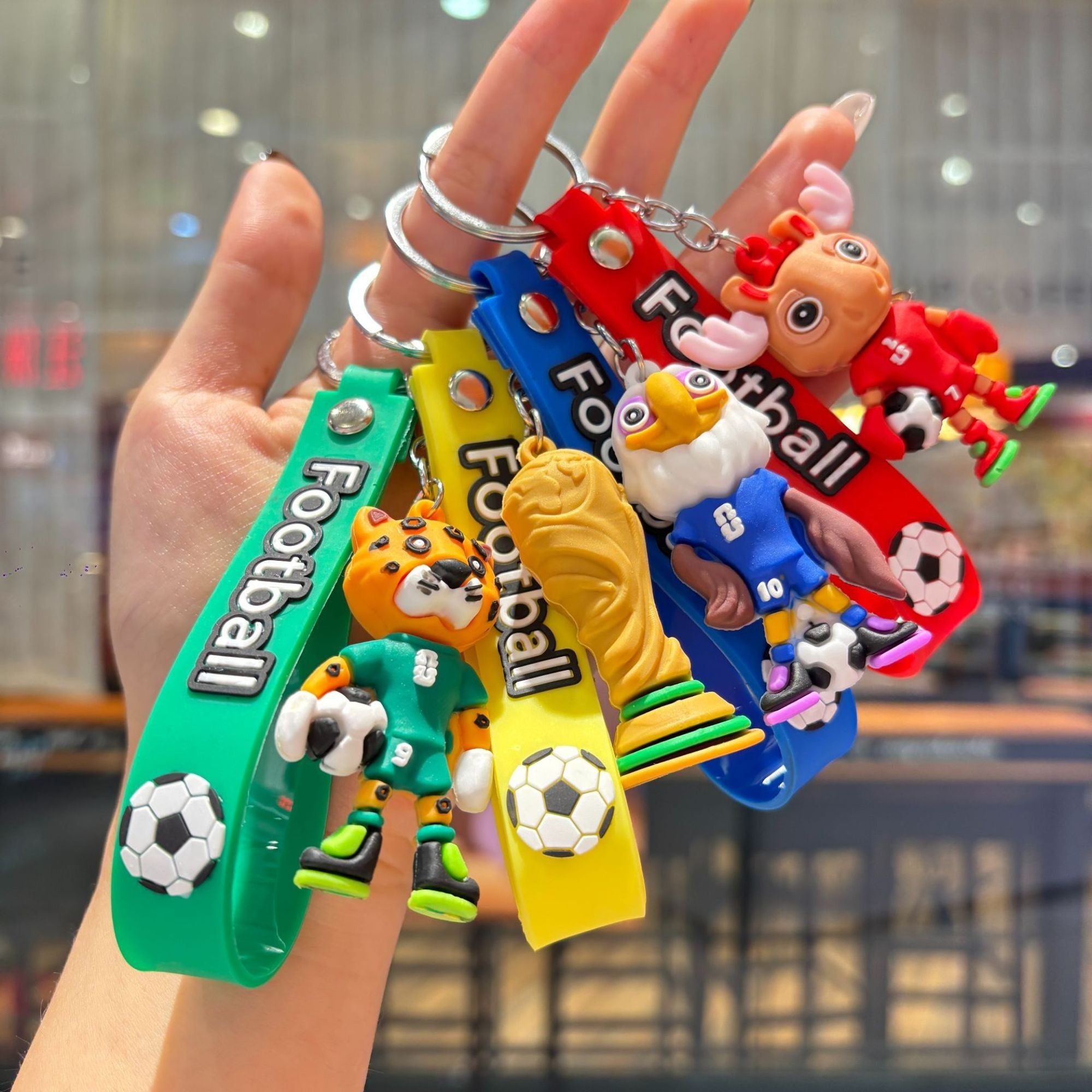 Breloc Chei, Model Trofeu, Mascota de Fotbal, Cupa Mondiala, Accesoriu Pentru Chei si Rucsac, Cauciuc Moale, 26 g, 6.2 x 3.4 cm, Galben
