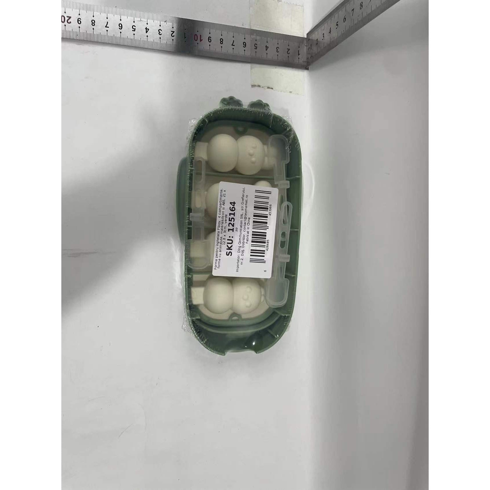 Forma pentru inghetata 4 compartimente, forme cu animalute, materialsilicon si ABS, 21 x 12.8 x 3cm, verde