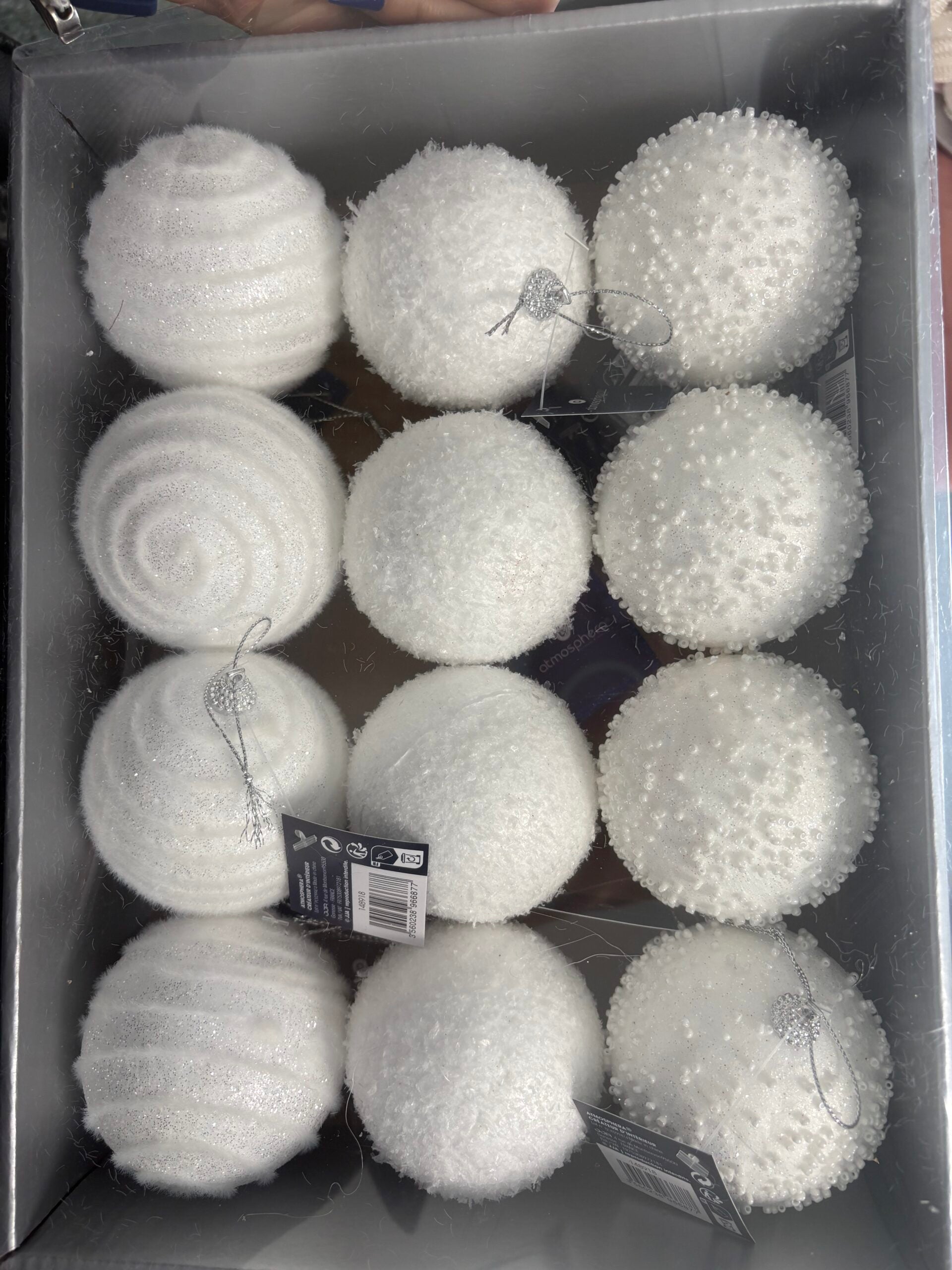 Set 12 globuri Craciun cu sclipici, 3 modele diferite, polistiren, diametru 8 cm, alb