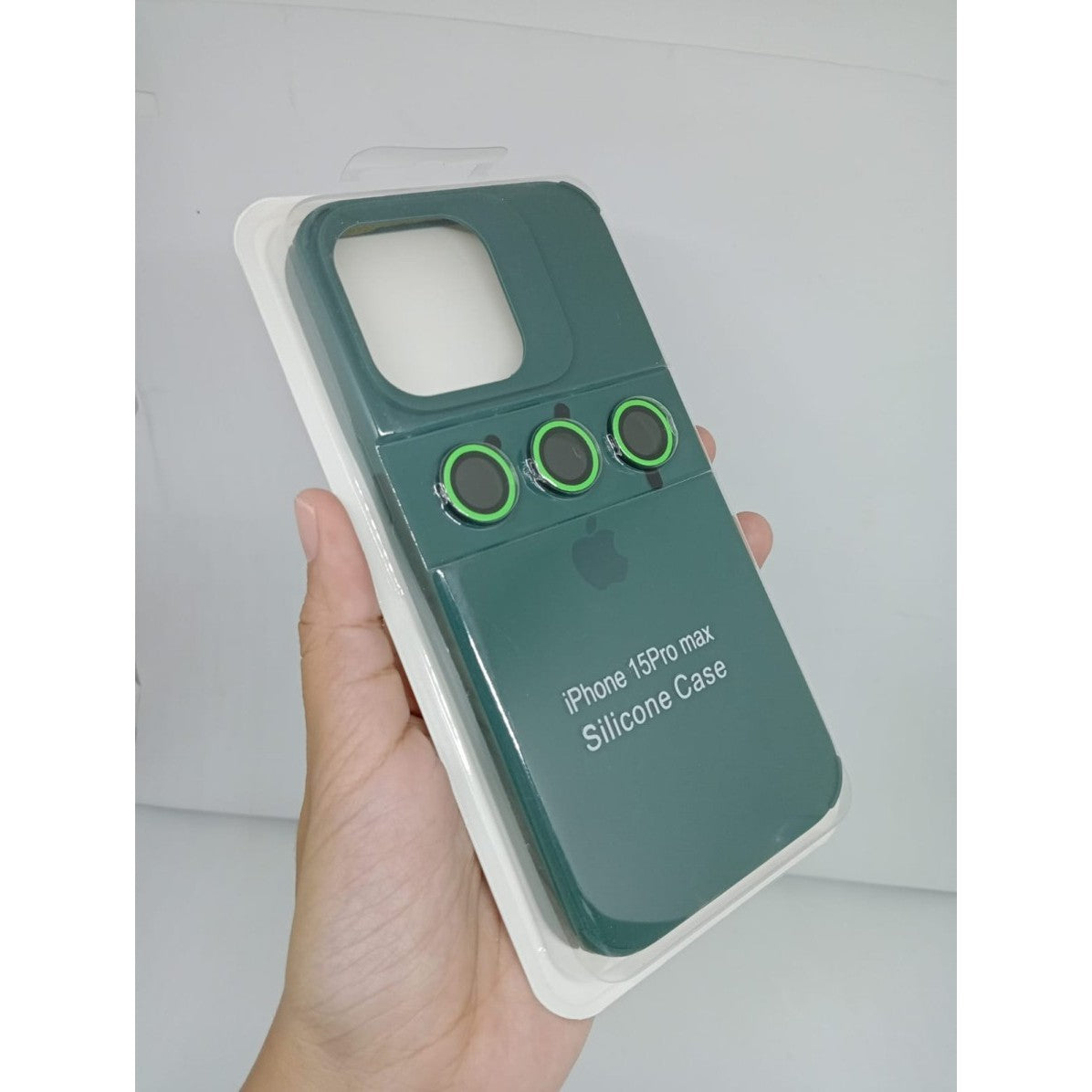 Husa Apple iPhone 14, Flippy, din Silicon Lichid, Interior din Microfibra, Lentile Fosforescente de Protectie Camera, Anti Amprenta, Rezistenta la Socuri, Verde