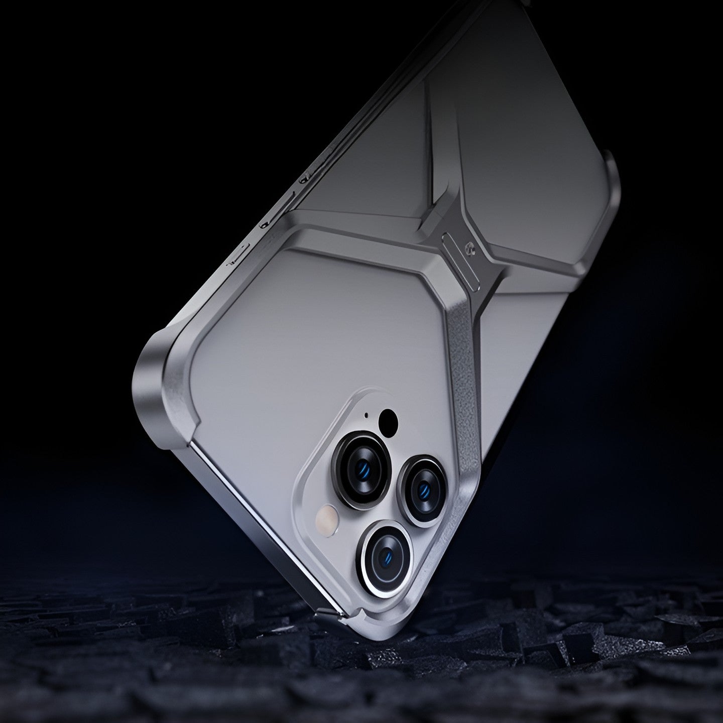 Husa Armor X Compatibila cu iPhone 15 Pro Max, Aliaj de Aluminiu, Antisoc, Antizgarieturi, Impermeabila, Margini cu 2 Straturi, Aderent, Montare Usoara, Surubelnita Inclusa, Gri Metalizat