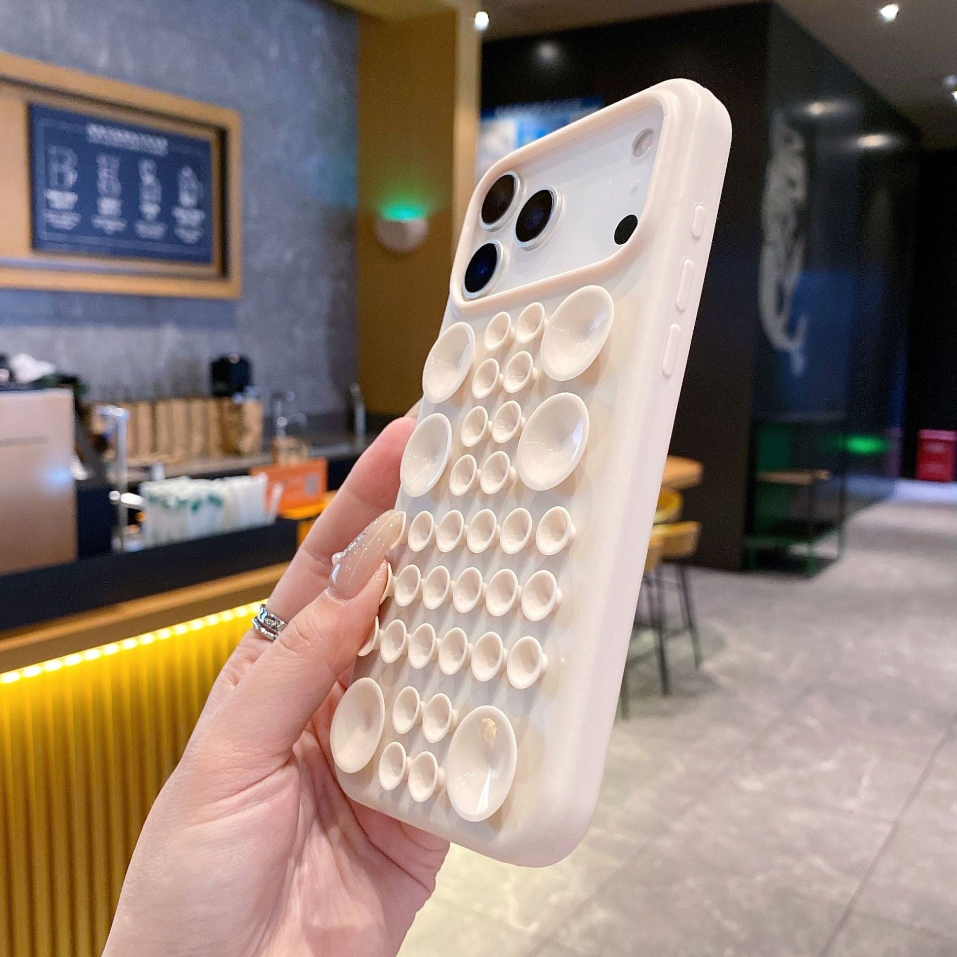 Husa cu Ventuze, Compatibila iPhone 17 Air, din Silicon, Interior Microfibra, Crem