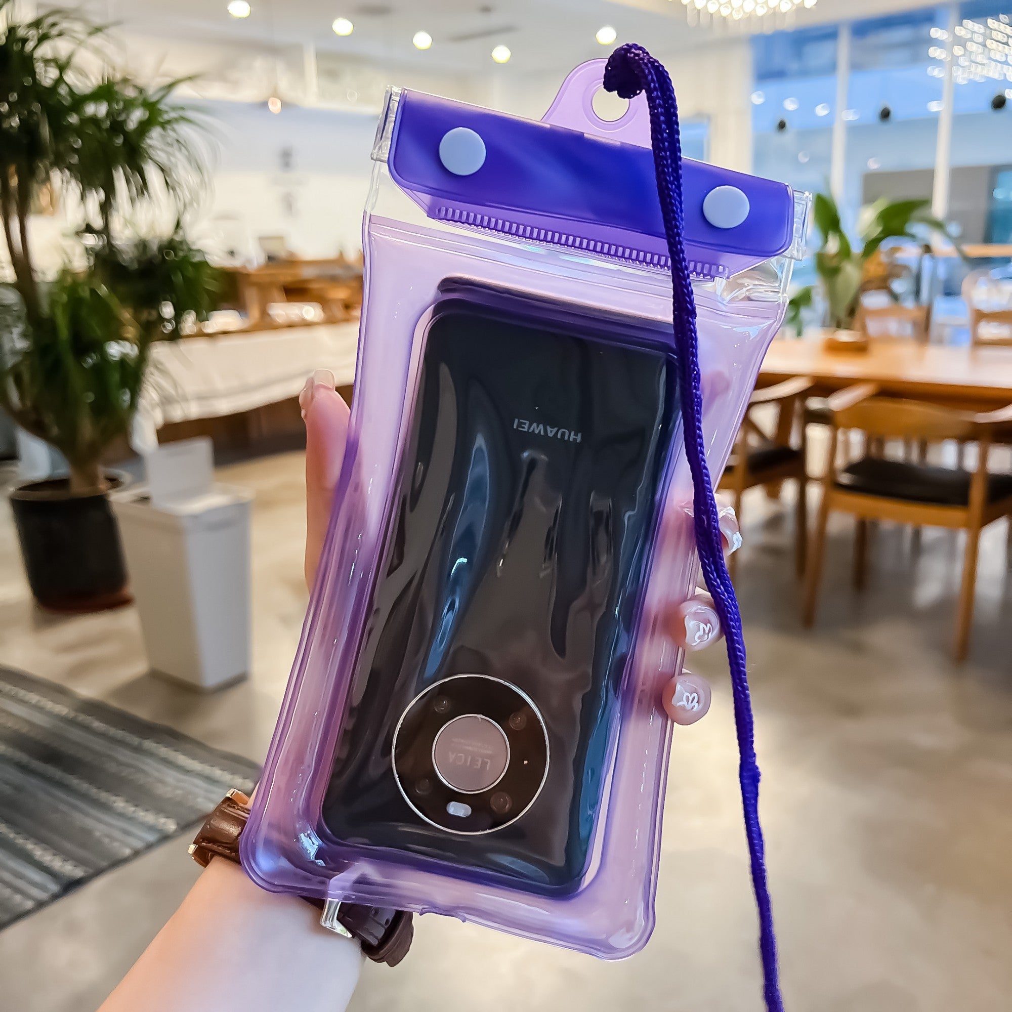 Husa subacvatica Zip Waterproof Flippy, Snowproof, Universala, Impermeabila, cu Snur, pentru telefon sau documente, Mov