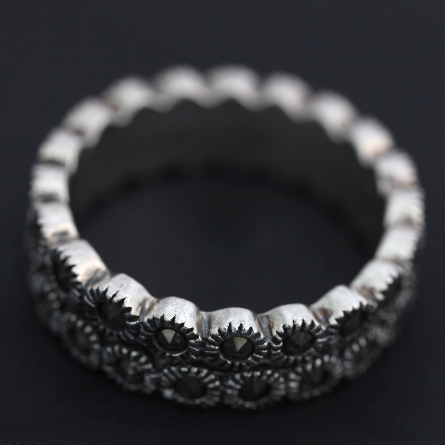 Inel tip verigheta din Argint 925, prevazut cu marcasite, 56 mm