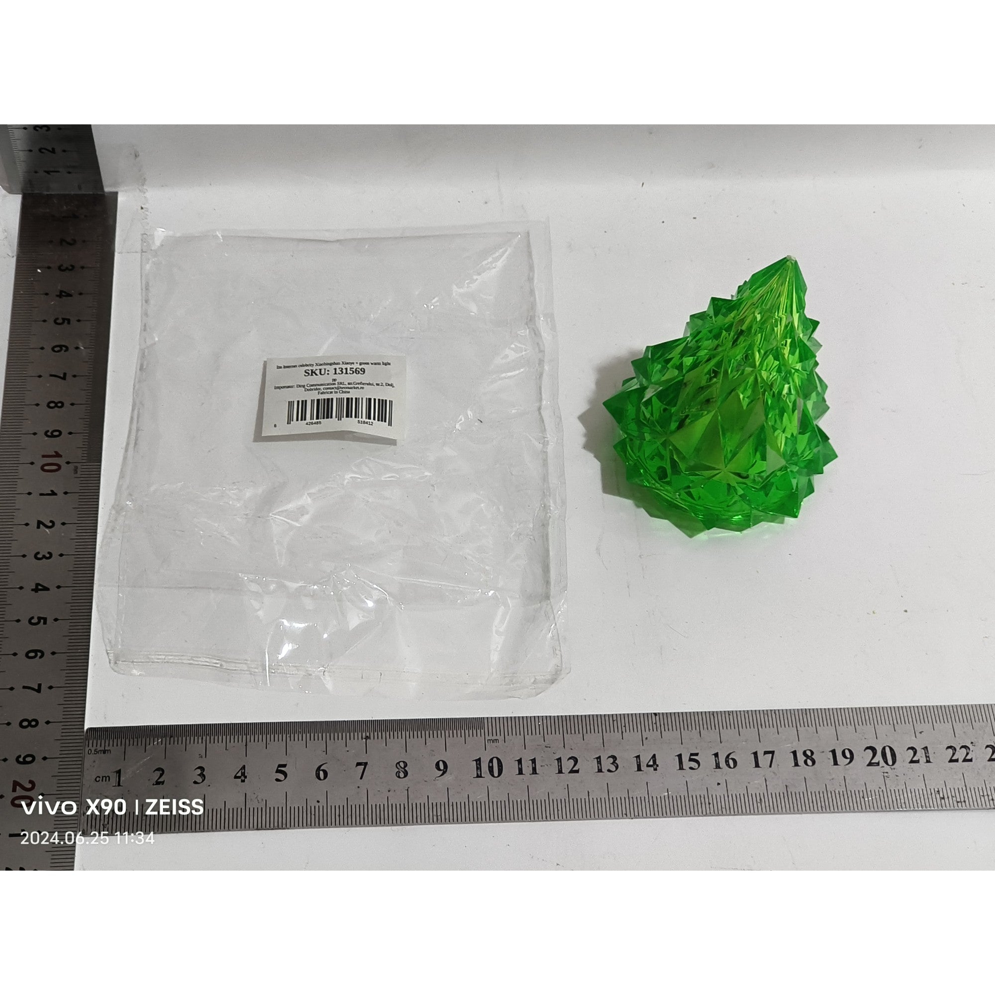 Lampa de Veghe, Model IceBerg, Lumina Rece, cu Baterii, Verde, 6.5x8 cm