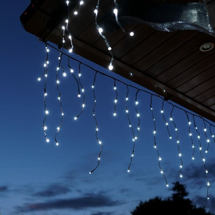 Instalatie Craciun Profesionala de Exterior IP65, 15 m, 360 Led-uri Mari ,Franjuri, Alb rece, Flash, Alimentator, Interconectabila, Fir Negru Cauciucat, 220v