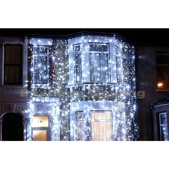 Instalatie Craciun Profesionala de Exterior IP65, Tip Perdea, 10m x 5m, 5000 Led-uri Mari, Alb rece, cu flash, Alimentator si prelungitor 6,5 m, Interconectabila, Fir negru