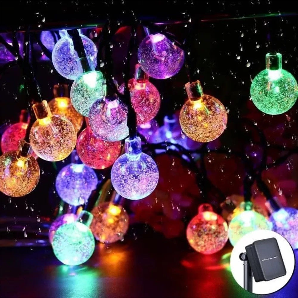 Instalatie Craciun, Tip Globuri de cristal, 20 Led-uri, 5 metri, Multicolor, Energie solara, Senzor de lumina