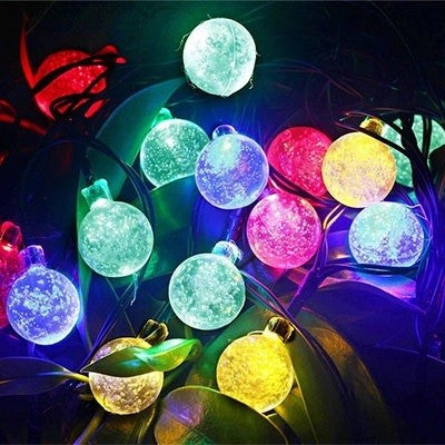 Instalatie Craciun, Tip Globuri de cristal, 50 Led-uri, 9.5 metri, Multicolor, Energie solara, Senzor de lumina