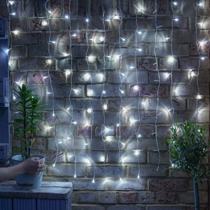 Instalatie Craciun, Tip Perdea, IP44, 3 m x 3 m, 240 LED-uri, Alb rece, cu 8 jocuri de lumini, 31 V, 9W, Interconectabila, Prelungitor 3 m inclus, Fir transparent, Interior/ Exterior