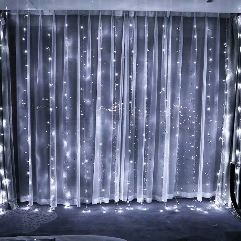 Instalatie Craciun, Tip Perdea, IP44, 3 m x 3 m, 240 LED-uri, Alb rece, cu 8 jocuri de lumini, 31 V, 9W, Interconectabila, Prelungitor 3 m inclus, Fir transparent, Interior/ Exterior