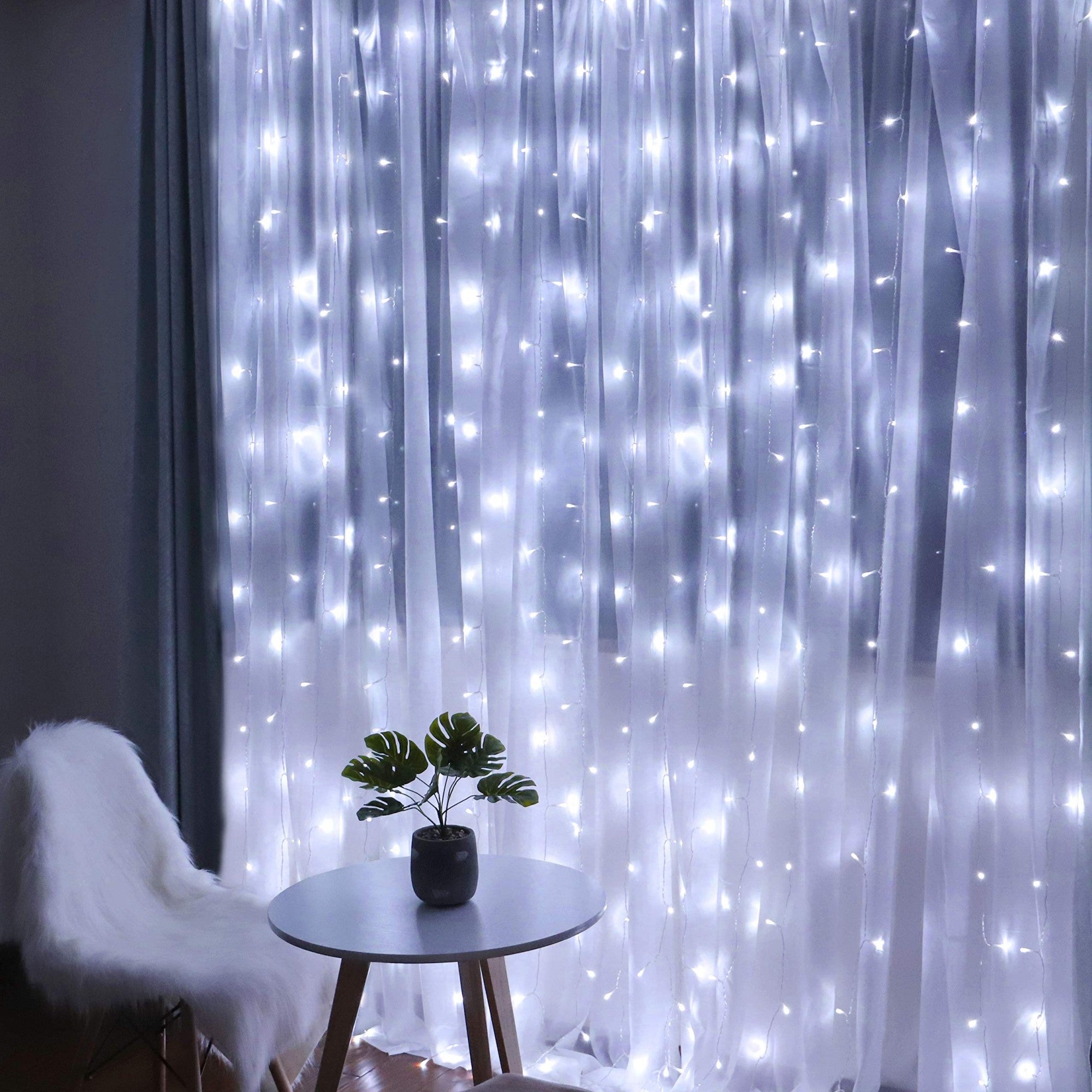 Instalatie Craciun, Tip Perdea, IP44, 6 m x 2 m, 720 LED-uri, Alb rece, 8 jocuri de lumini, Transformator, Interconectabila, Prelungitor 3 m inclus, Fir transparent, Interior/ Exterior
