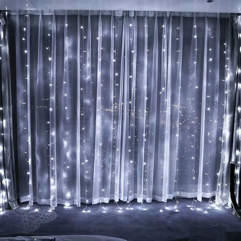 Instalatie Craciun, Tip Perdea, IP44, 8 m x 2 m, 960 LED-uri, Alb rece, cu flash, Transformator, Interconectabila, Prelungitor 3 m inclus, Fir transparent, Interior/ Exterior