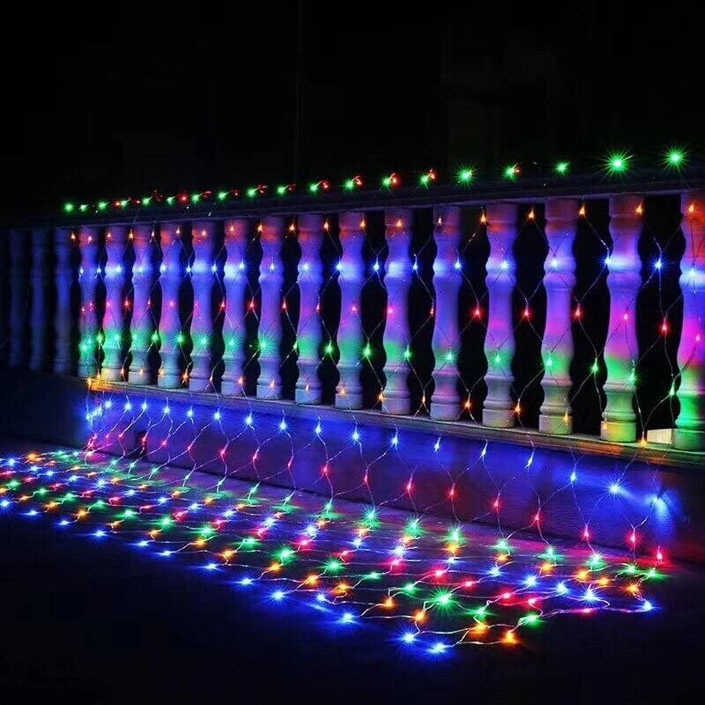 Instalatie Craciun, Tip Plasa, 3 m x 2 m, 240 LED-uri, Multicolor, 8 jocuri de lumini, Transformator, Interconectabila, Prelungitor 5 m inclus, Fir transparent