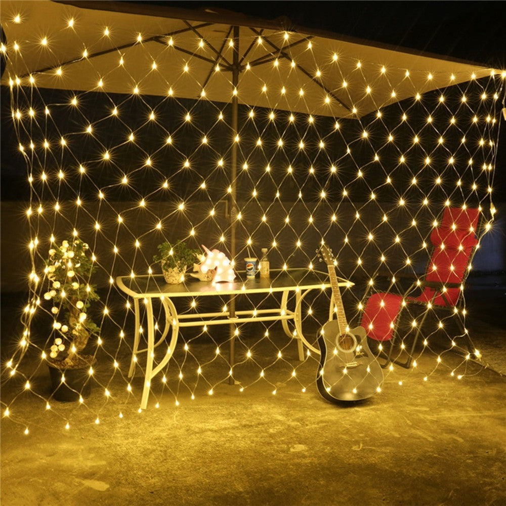 Instalatie Craciun, Tip Plasa, 9 m x 1.5 m, 720 LED-uri, Alb cald, 8 jocuri de lumini, Transformator, Interconectabila, Prelungitor 5 m inclus, Fir transparent