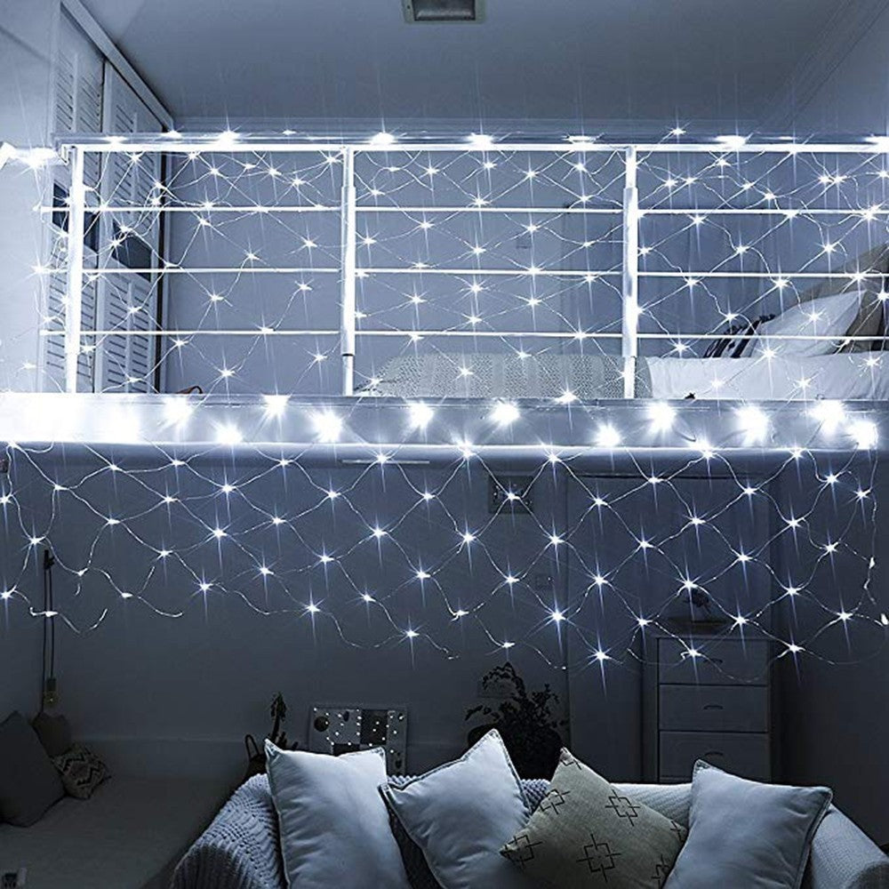 Instalatie Craciun, Tip Plasa, IP 44, 11 x 1 m, 560 LED-uri, Alb rece, 8 jocuri de lumini, Transformator cu telecomanda, Interconectabila, Prelungitor 3 m inclus, Fir transparent