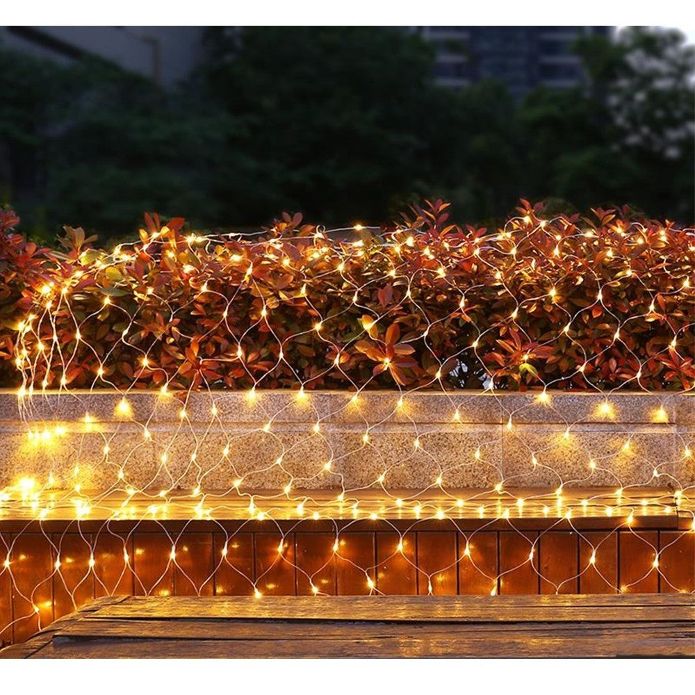 Instalatie Craciun, Tip Plasa, IP 44, 17 x 1 m, 720 LED-uri, Alb cald, 8 jocuri de lumini, Transformator cu telecomanda, Interconectabila, Prelungitor 5 m inclus, Fir transparent
