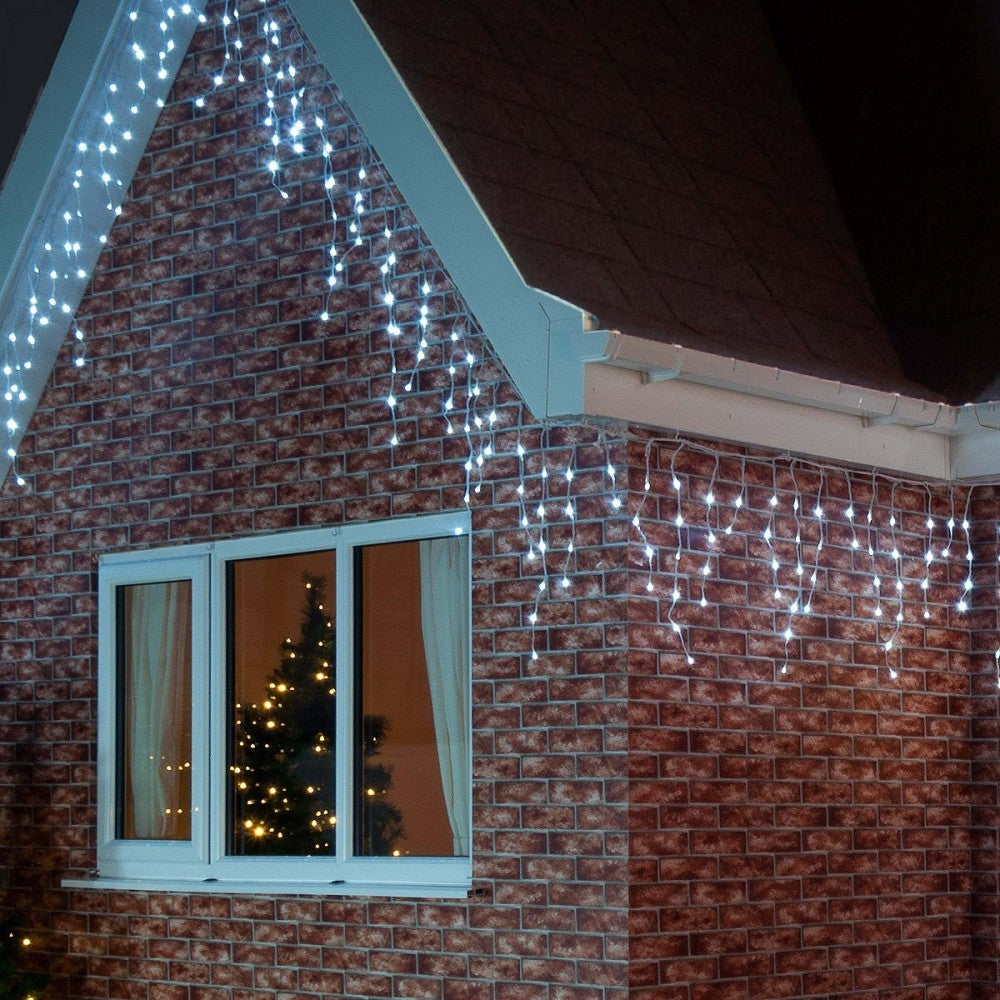 Instalatie de Craciun, Basic ®, Tip Turturi / Franjuri cu Flash, 4 m, 132 LED-uri, Interconectabila, Alb Rece