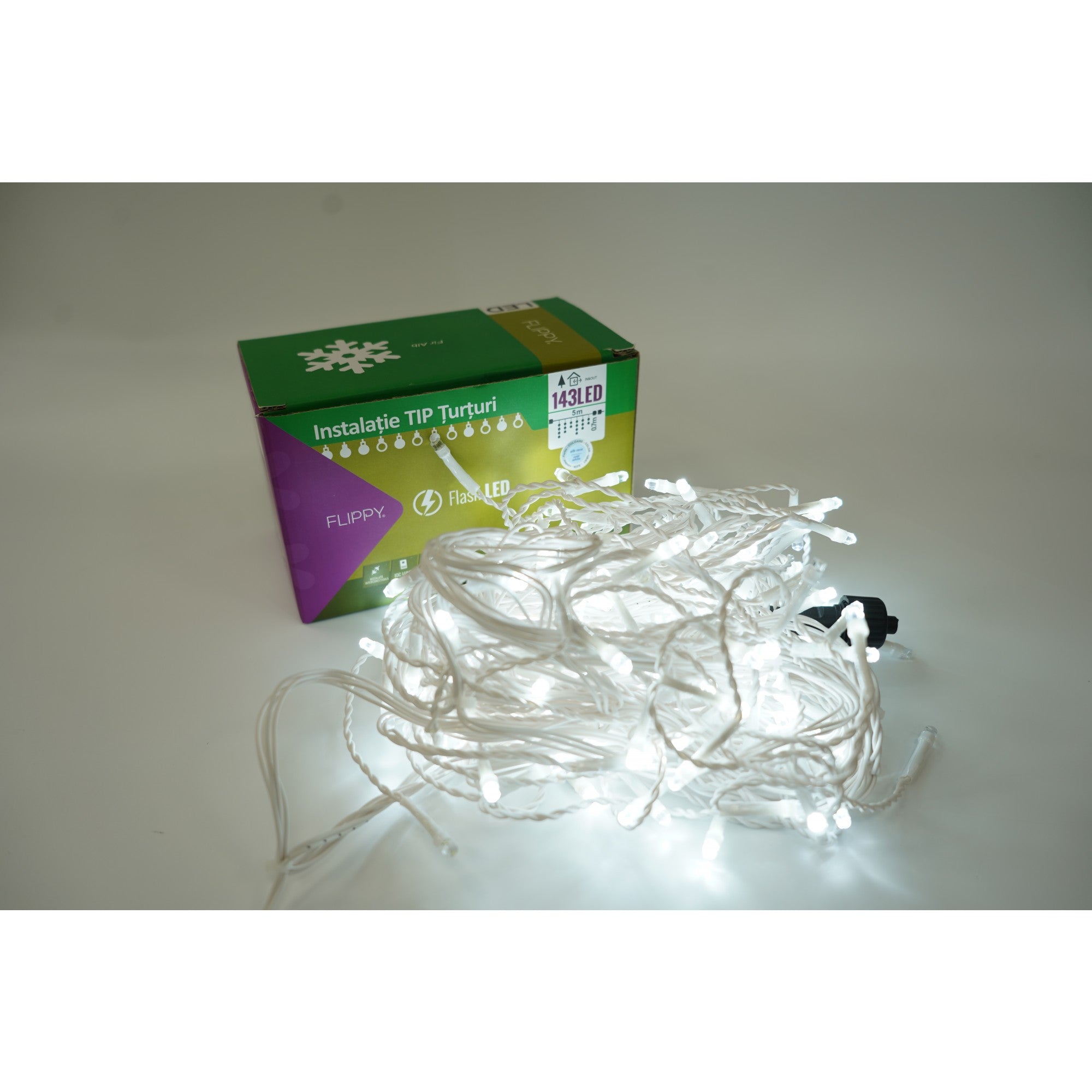 Sectiune Instalatie de Craciun, ®, Tip Turturi, 5 m, 143 LED-uri, cu Flash, Fir Alb, Lumina Alb Rece, IP44, Interconectabila