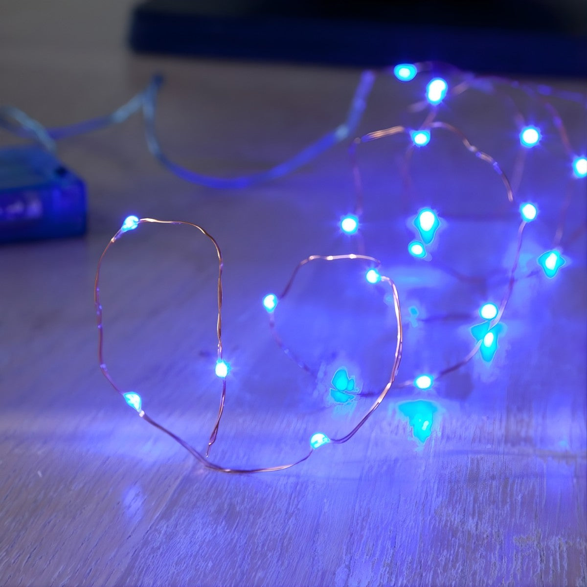 Instalatie de Craciun Liniara®, Tip Liniara, Fir Cupru, 8 Jocuri de Lumini, cu Telecomanda, 5 m, 50 Led-uri, Alimentare USB, 4.5V, Albastru