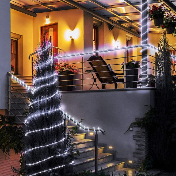 Instalatie luminoasa de Craciun tip furtun luminos, 100 LED-uri, 12 metri lungime, 8 programe, 2 metri prelungitor, sarma din cupru, incarcare solara, alb rece