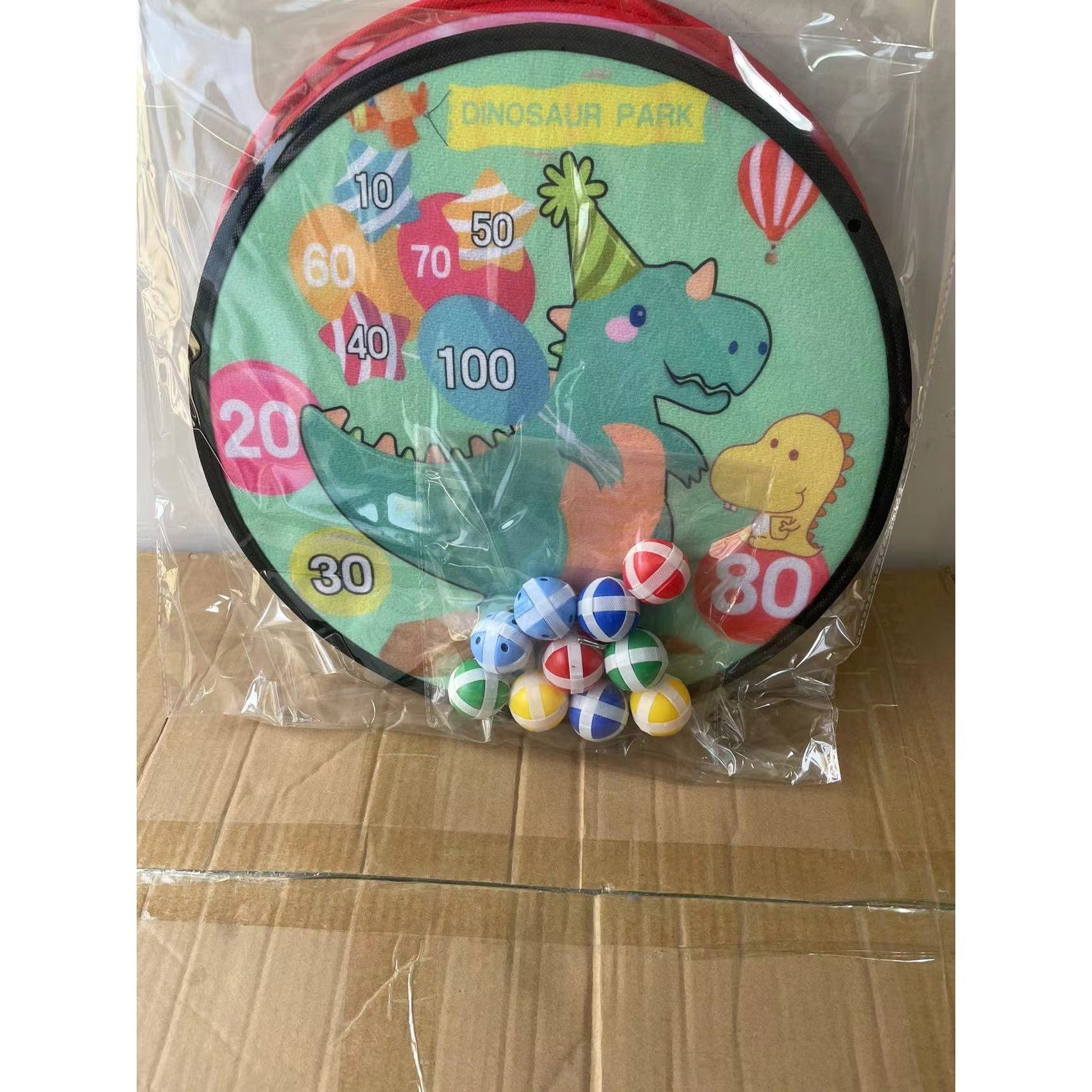 Joc Darts pentru Copii, Placa Pliabila 36.5 cm, 8 Mingii Velcro/Scai Simple, 2 Mingii Luminoase, Model Dinozaur Park, Verde
