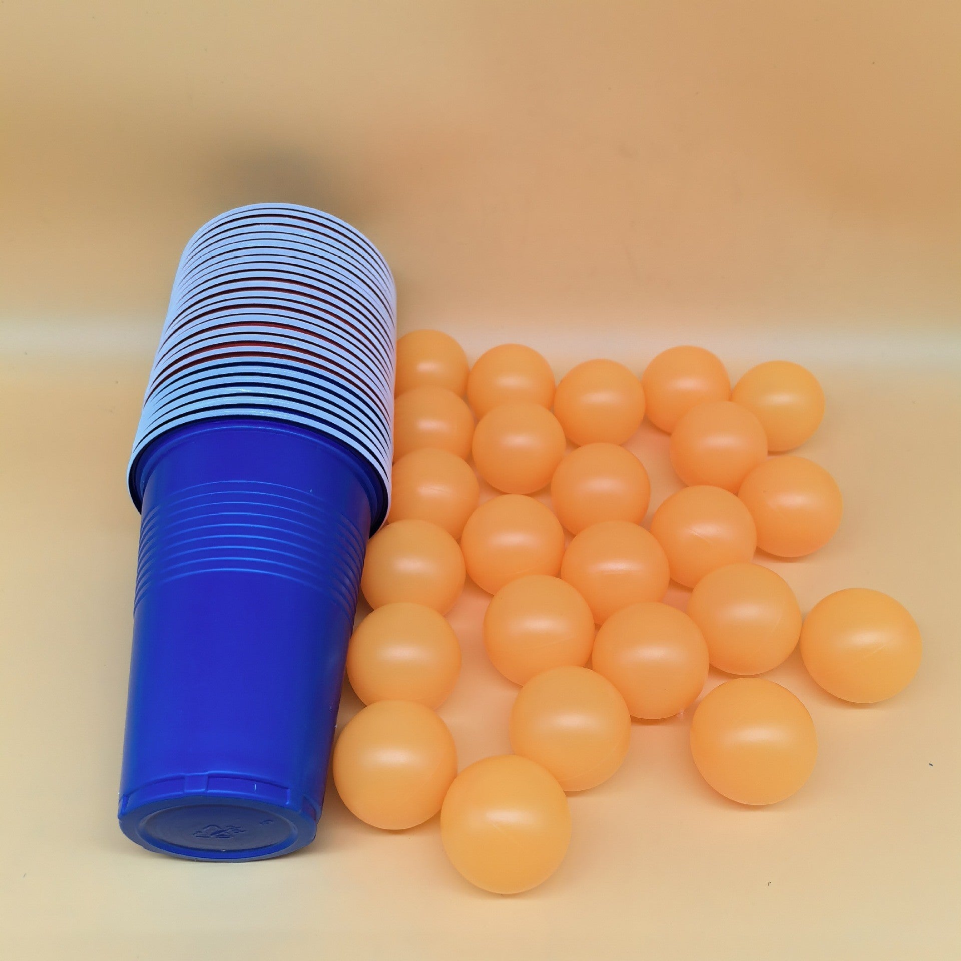 Joc de Baut BEER PONG, Set din 24 Mingi de Tenis si 24 Pahare Reutilizabile, Joc Interactiv pentu Adulti, Albastru Portocaliu